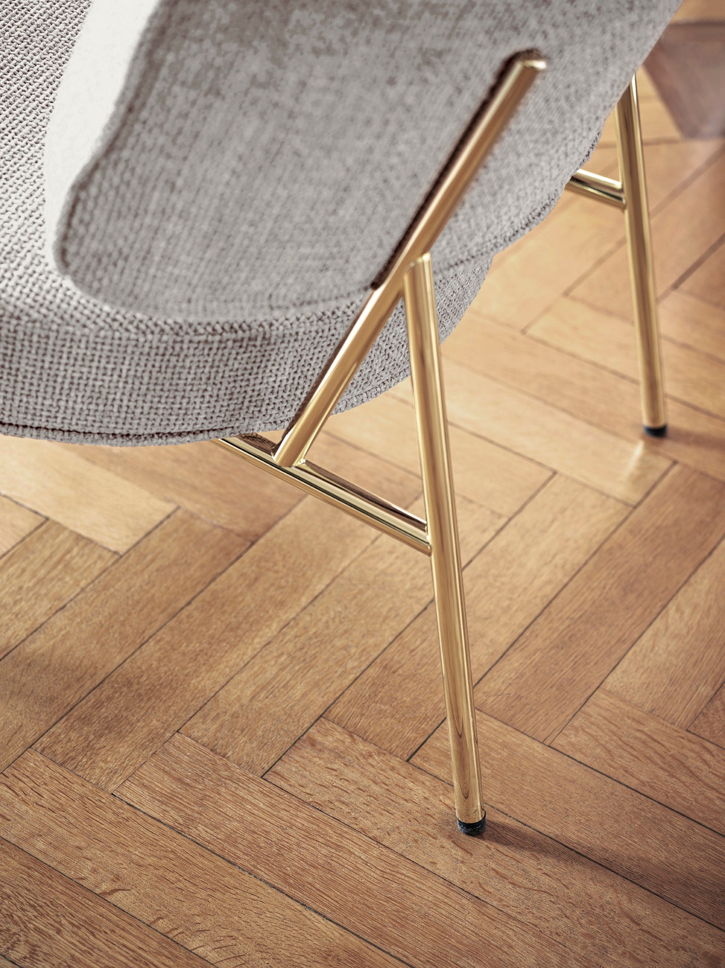 Gevoerde COCO fauteuil met zwarte basis