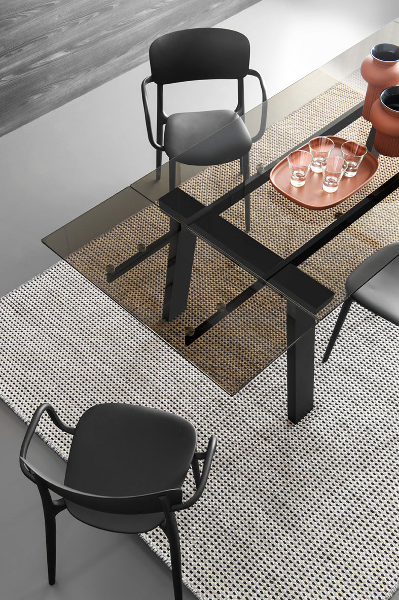 Uitschuifbare tafel LEVANTE met glazen blad en grafieten basis