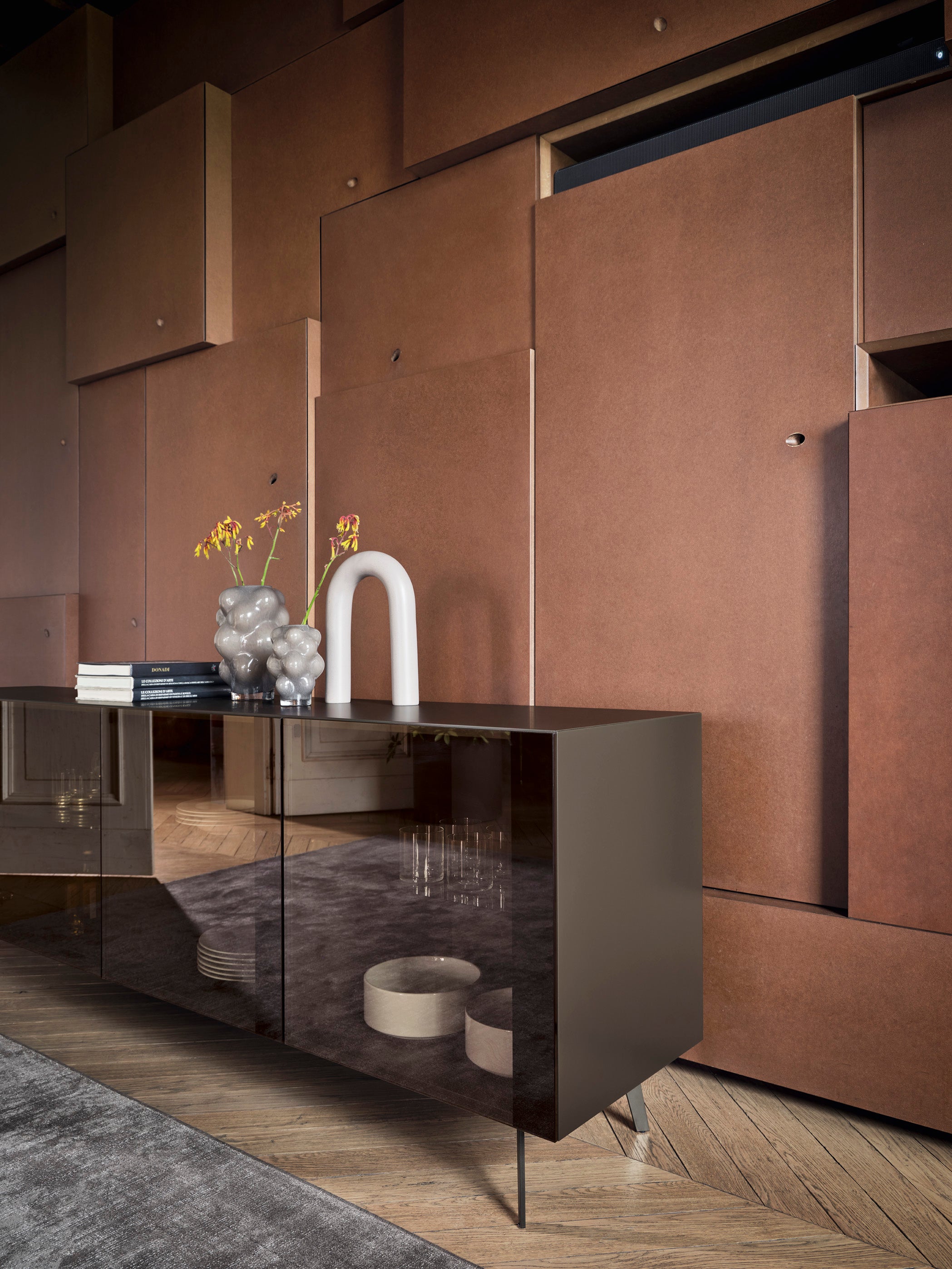 CRYSTAL kast zwart met bruin glas