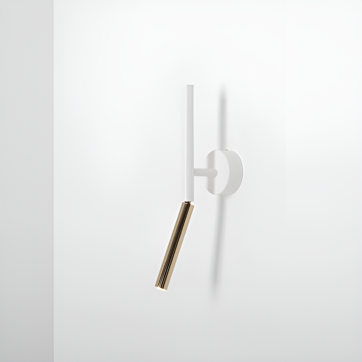 STICK Wandleuchte weiß mit Gold