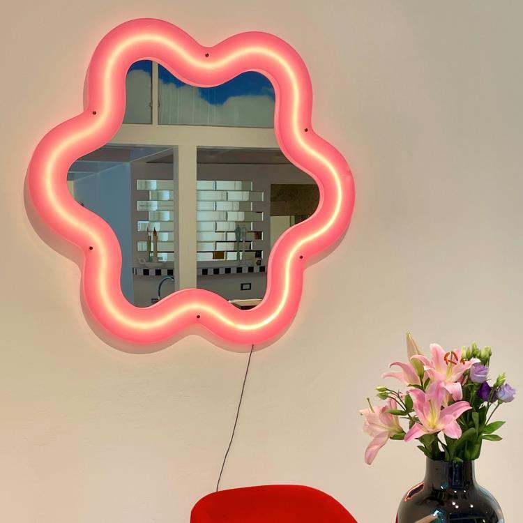 Supercurve Mirror - rosa Blume