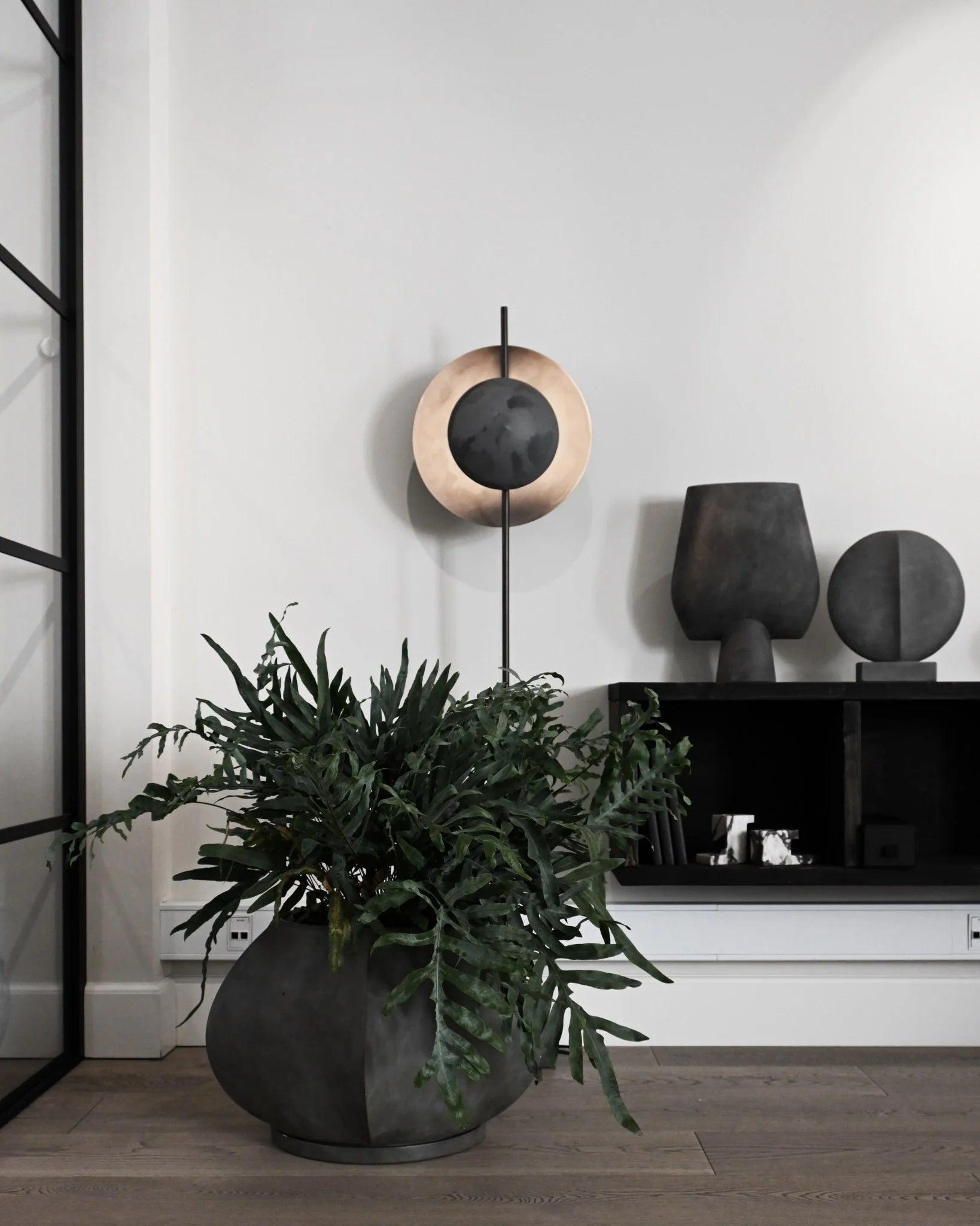 Doniczka ARKET ciemnoszary 101 Copenhagen Eye on Design