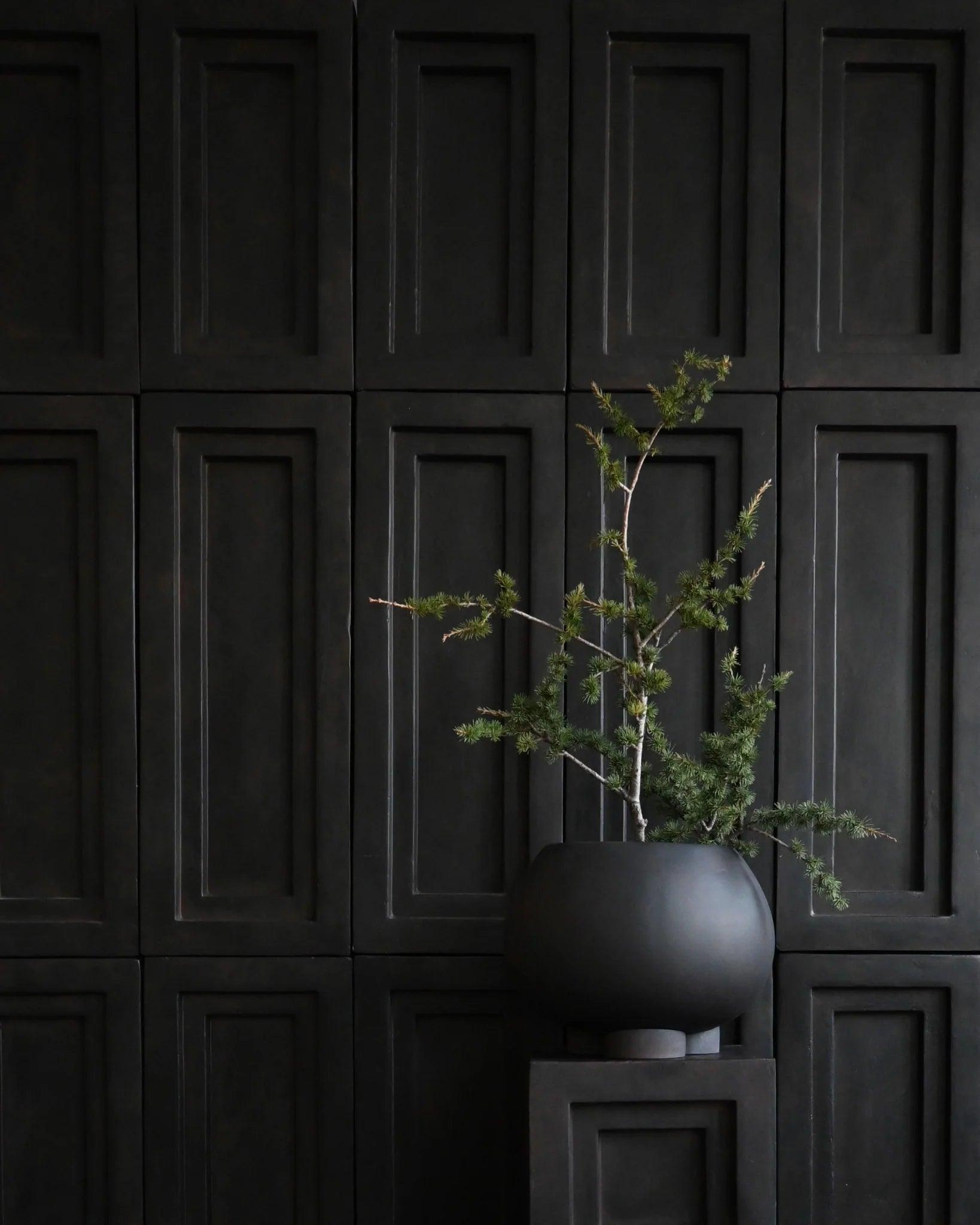 Doniczka URCHIN ciemnobrązowy 101 Copenhagen Eye on Design