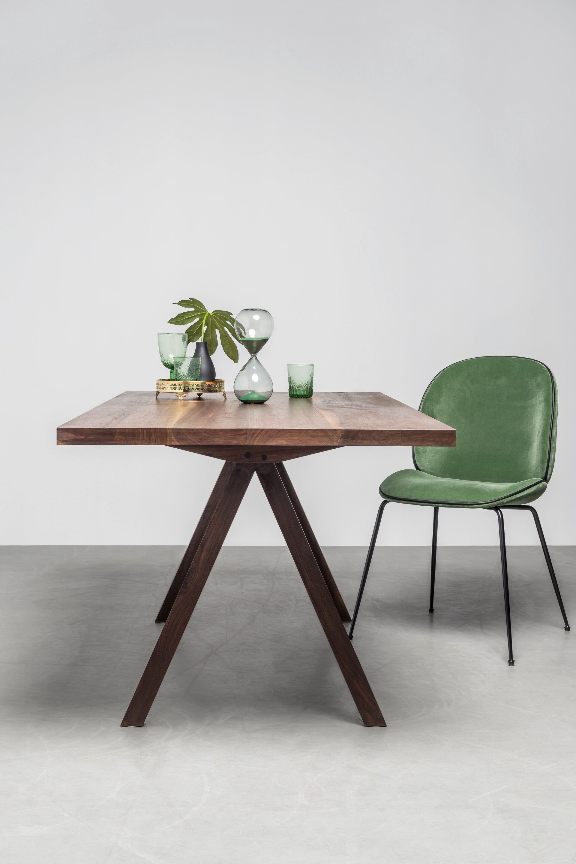 Tafel VICTORIA notenhout