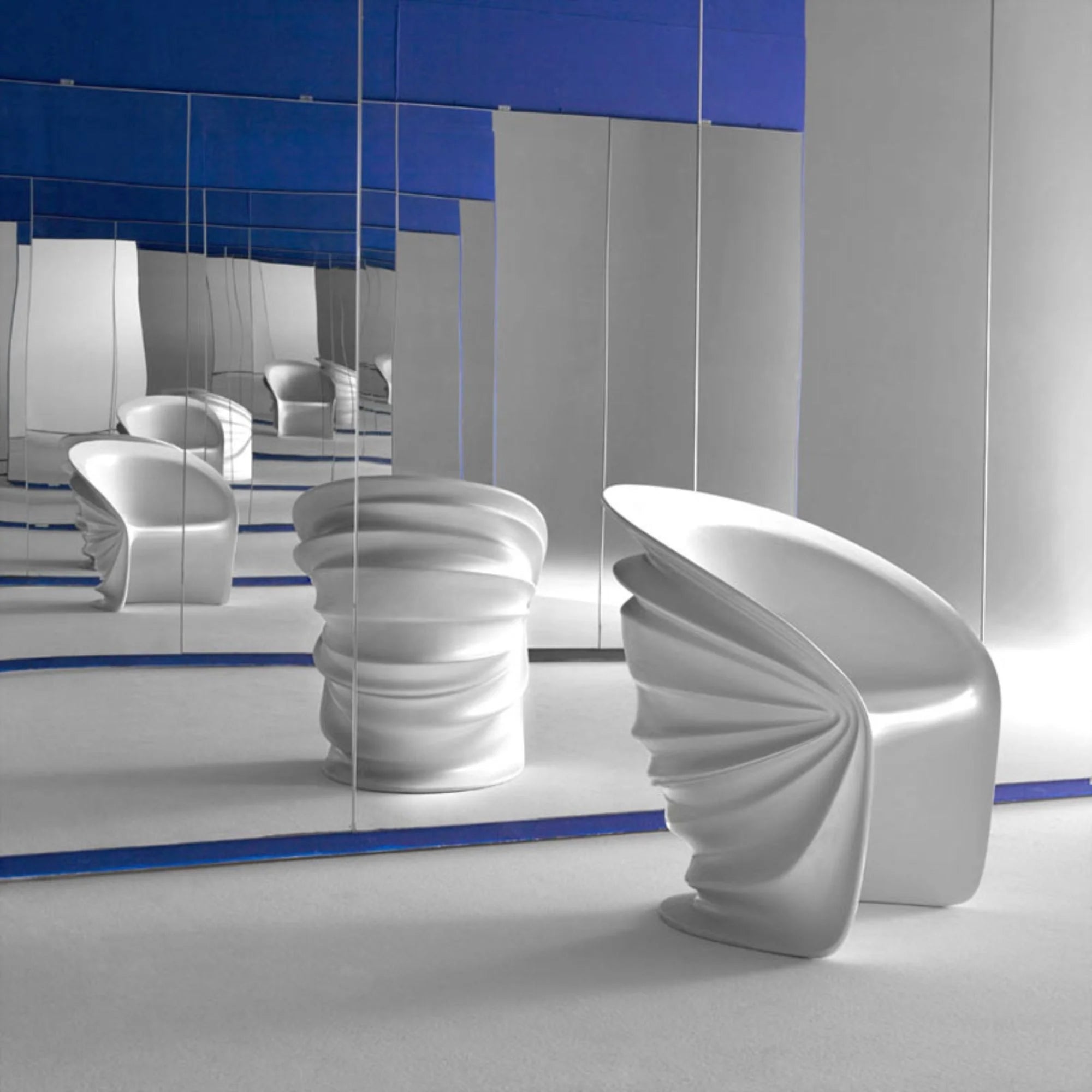 Fauteuil MODESTY VEILED grijs