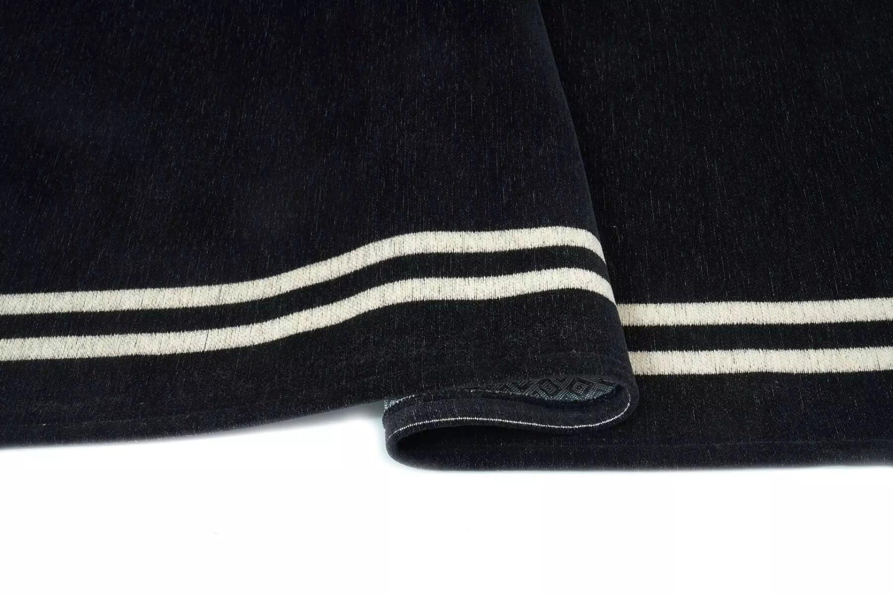 Dywan FORM czarny Carpet Decor Eye on Design