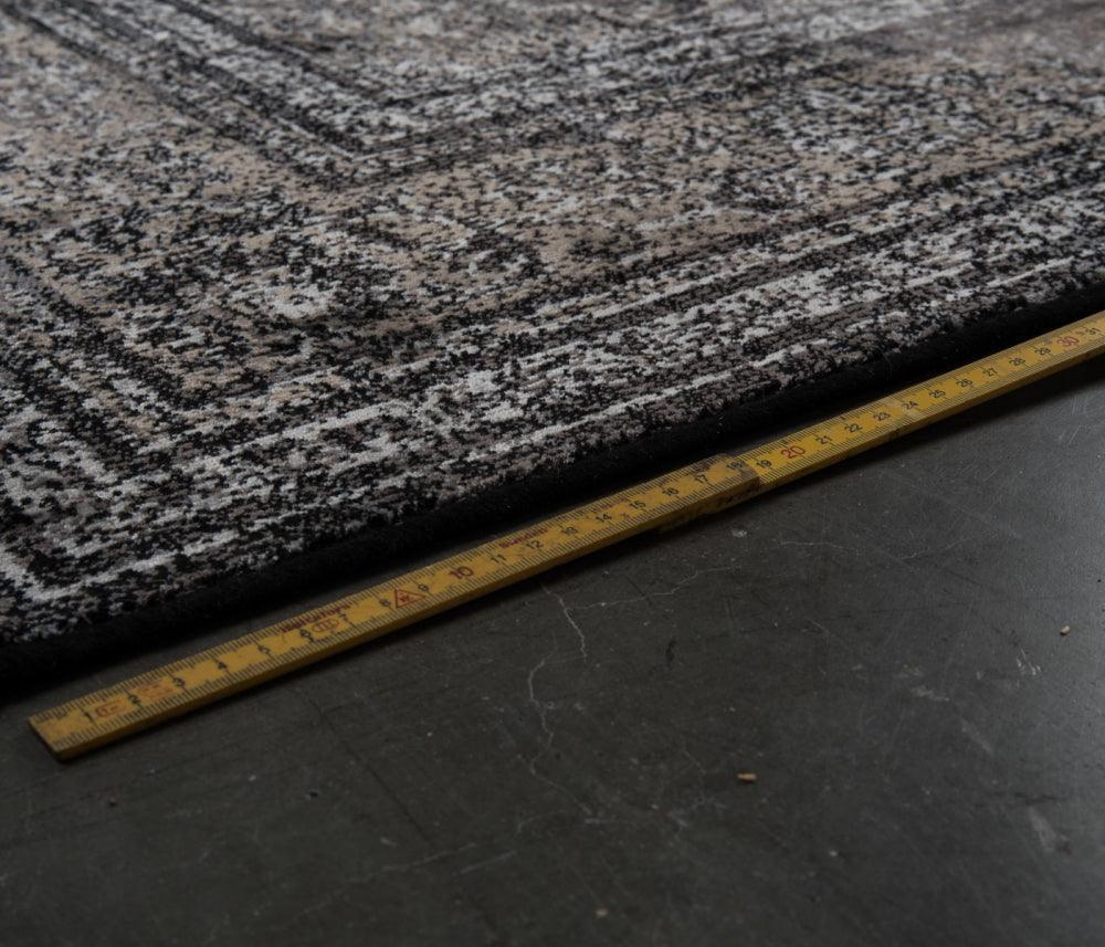 Dywan RUGGED czarny Dutchbone Eye on Design