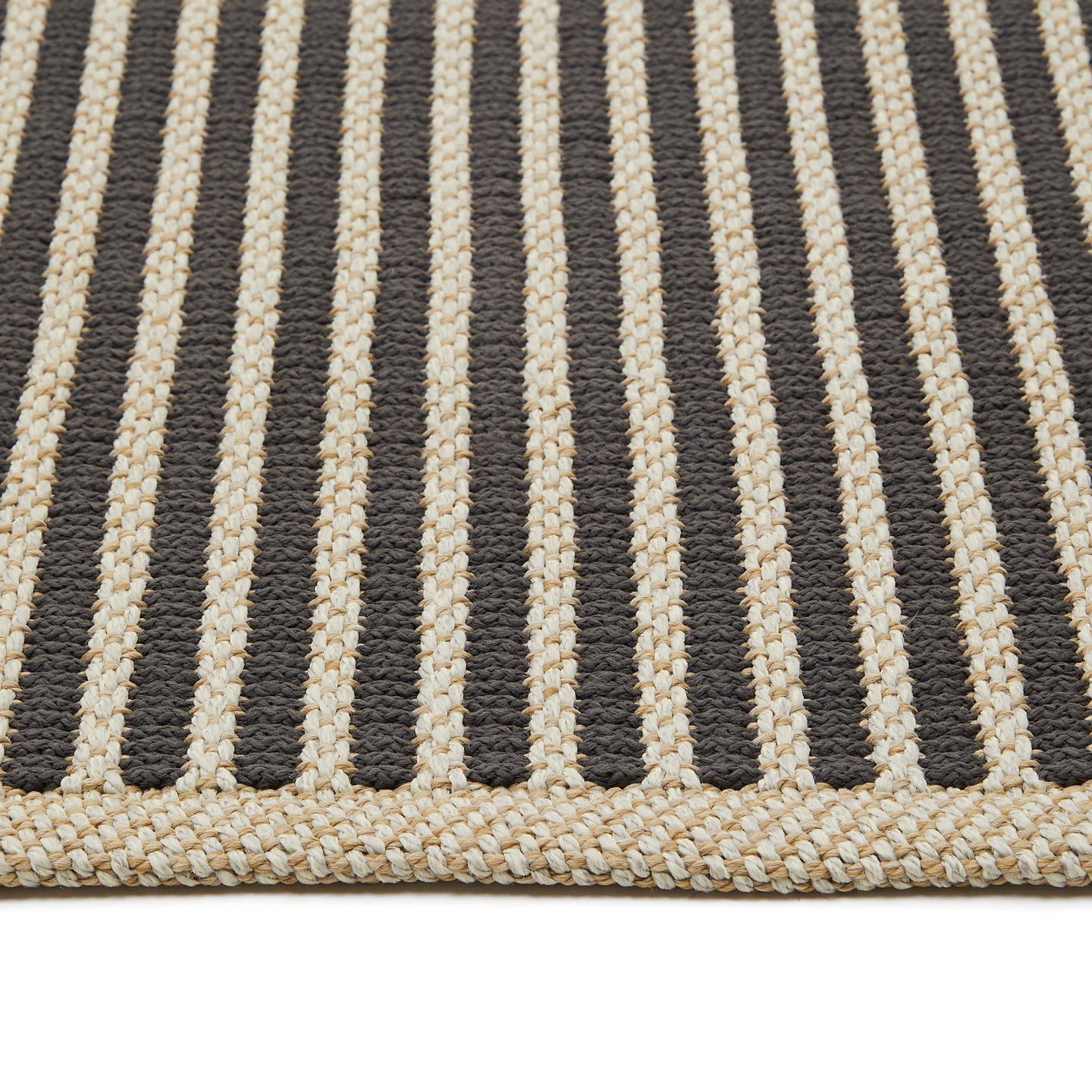 Dywan zewnętrzny SATANCA beżowo-czarny La Forma Eye on Design