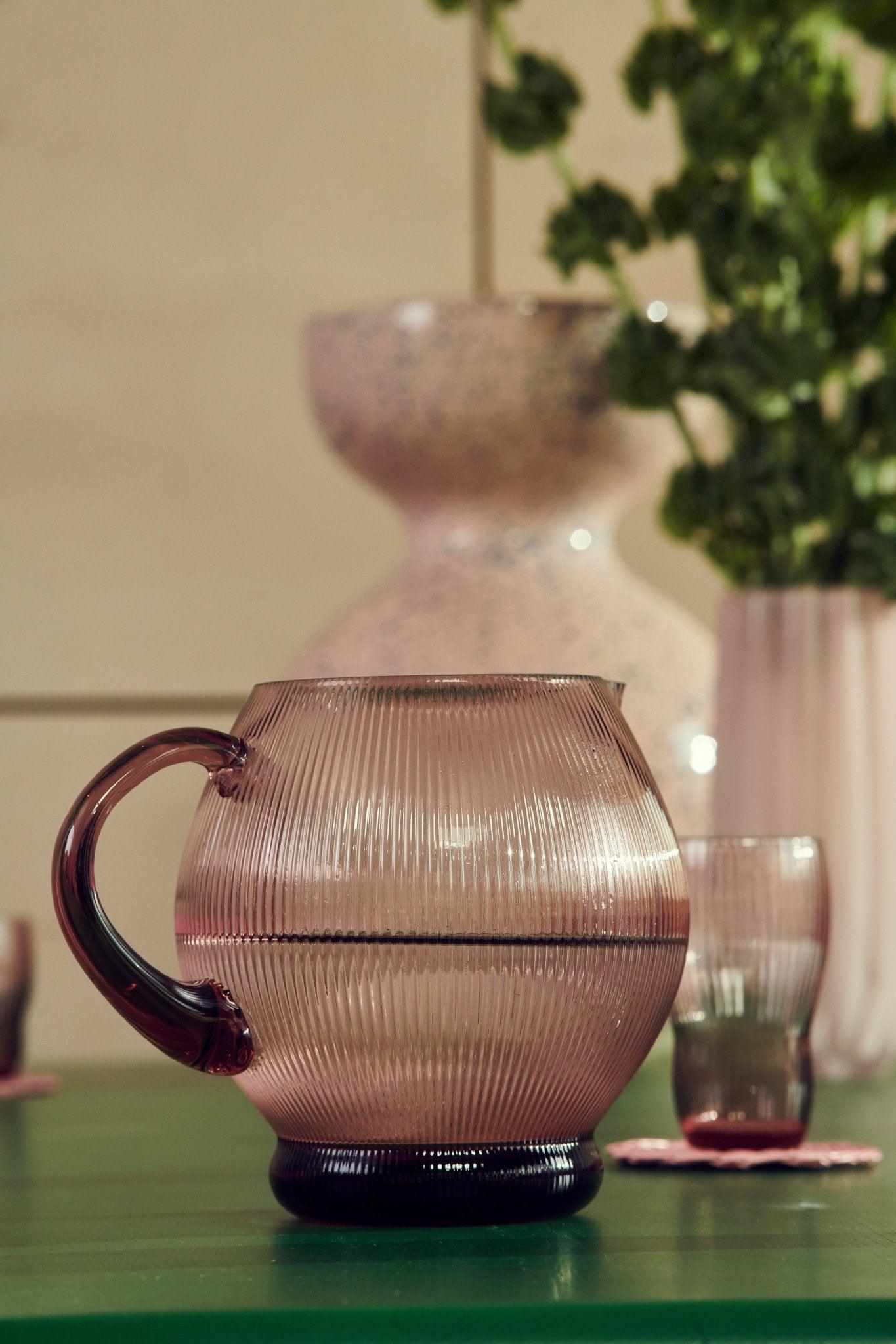 Dzbanek PUM śliwkowy Pols Potten Eye on Design