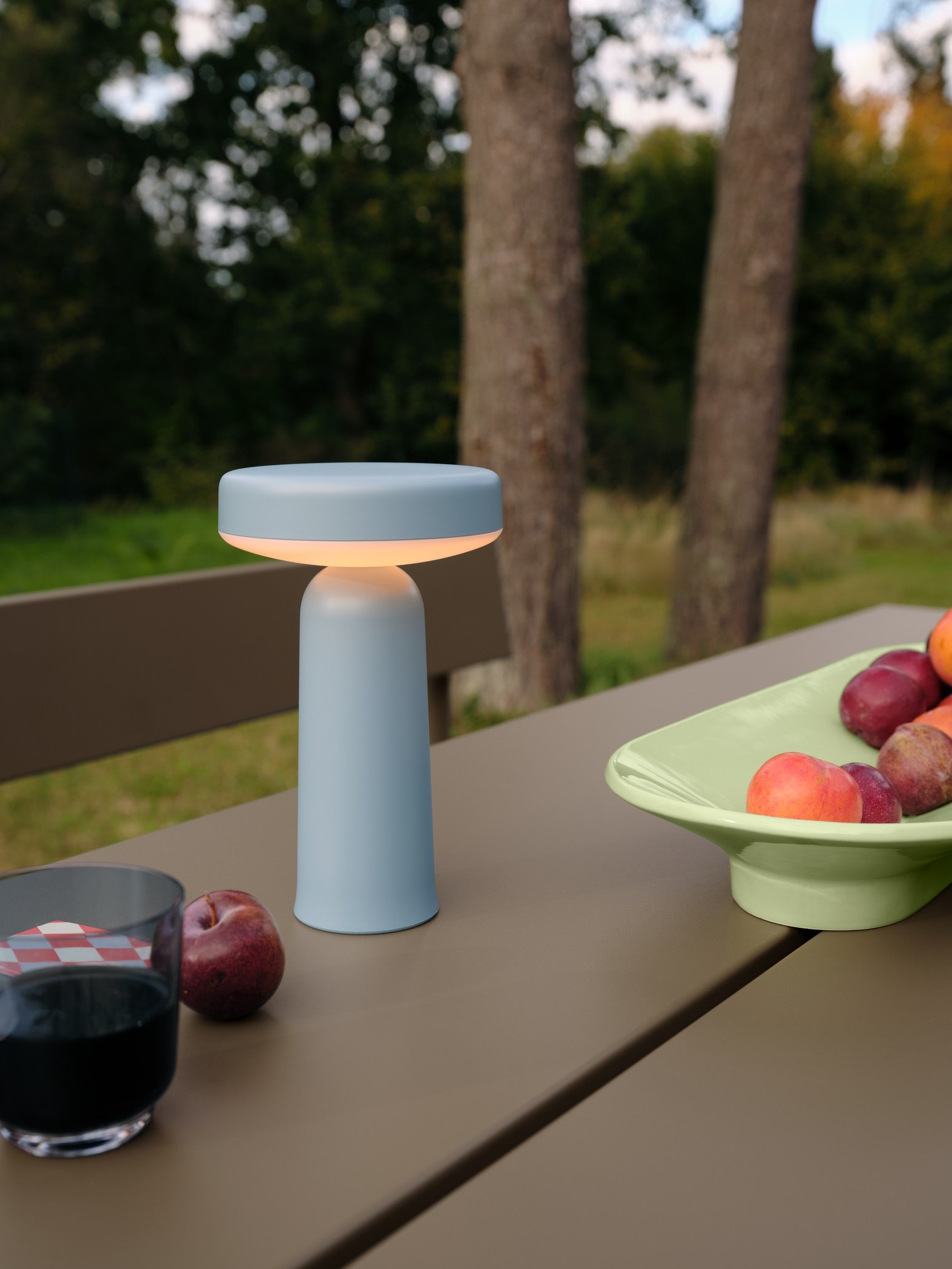 Buiten tafel LINEAR taupe staal