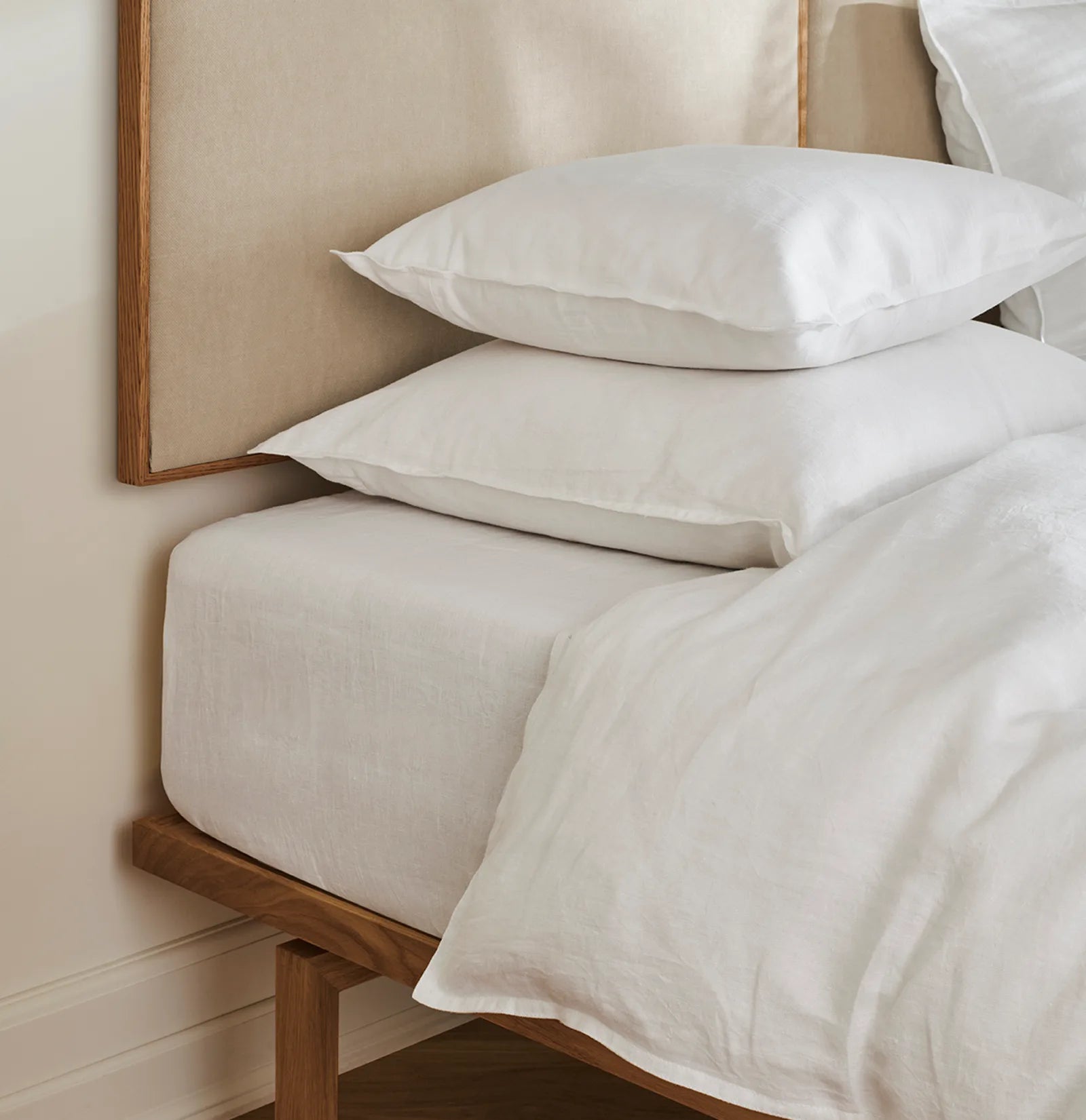 ELTON gestoffeerde hoofdkussen gebleekt eikenhout