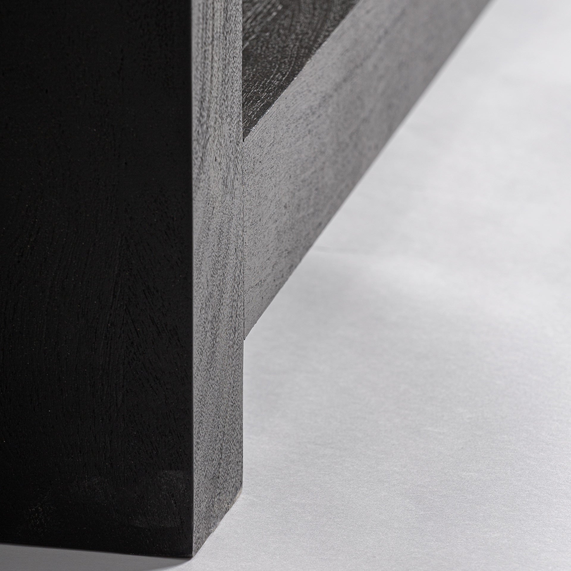 Regal TOURNUS schwarzes Akazienholz