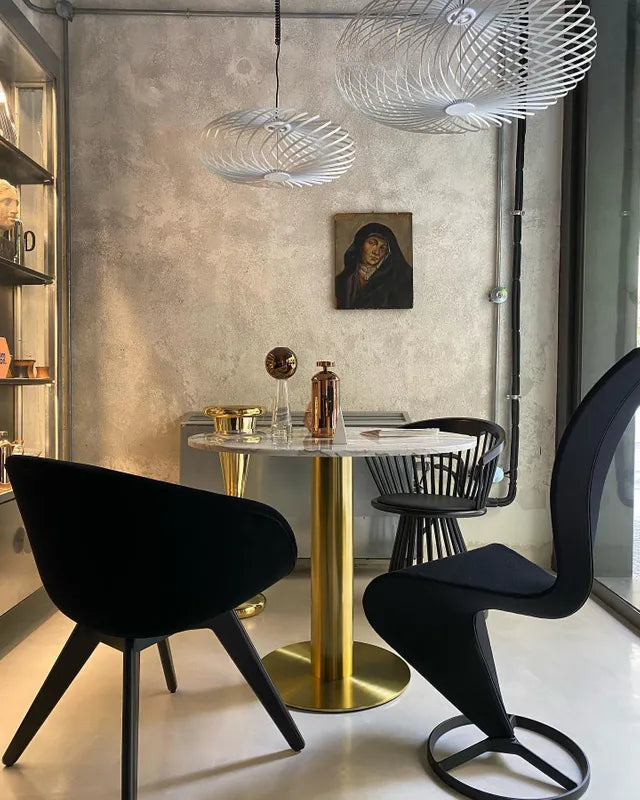 Ronde tafel TUBE wit marmer met messing voet