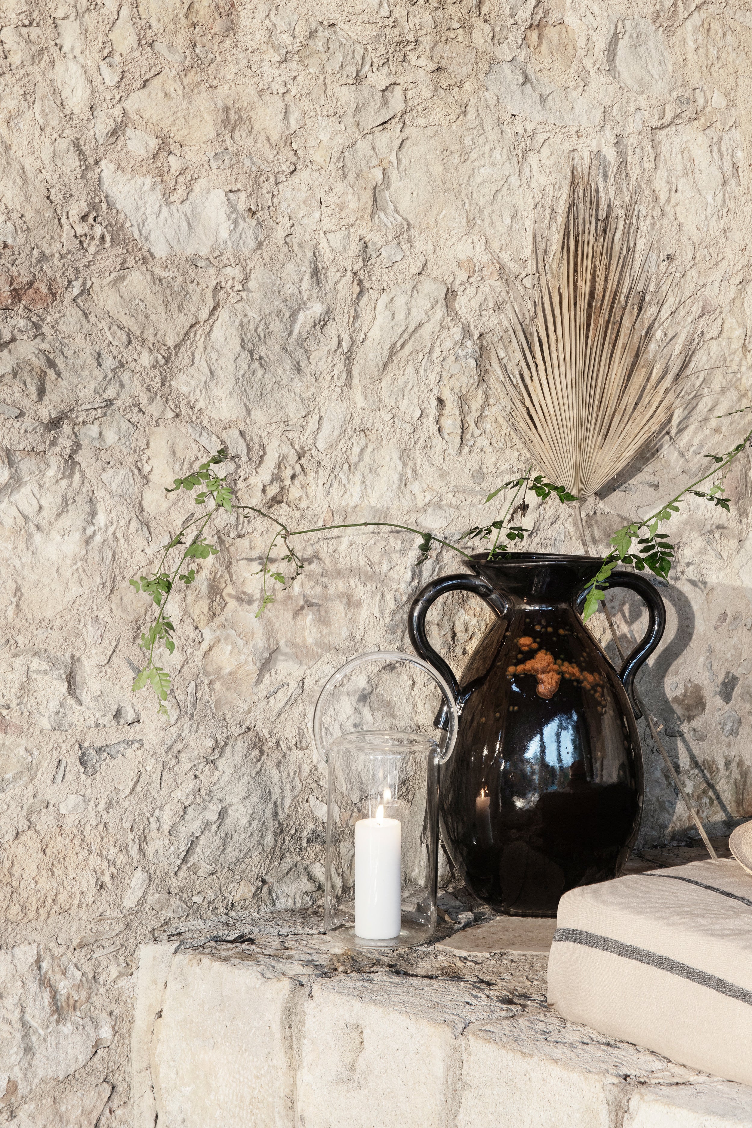 VERSO black floor vase with brown