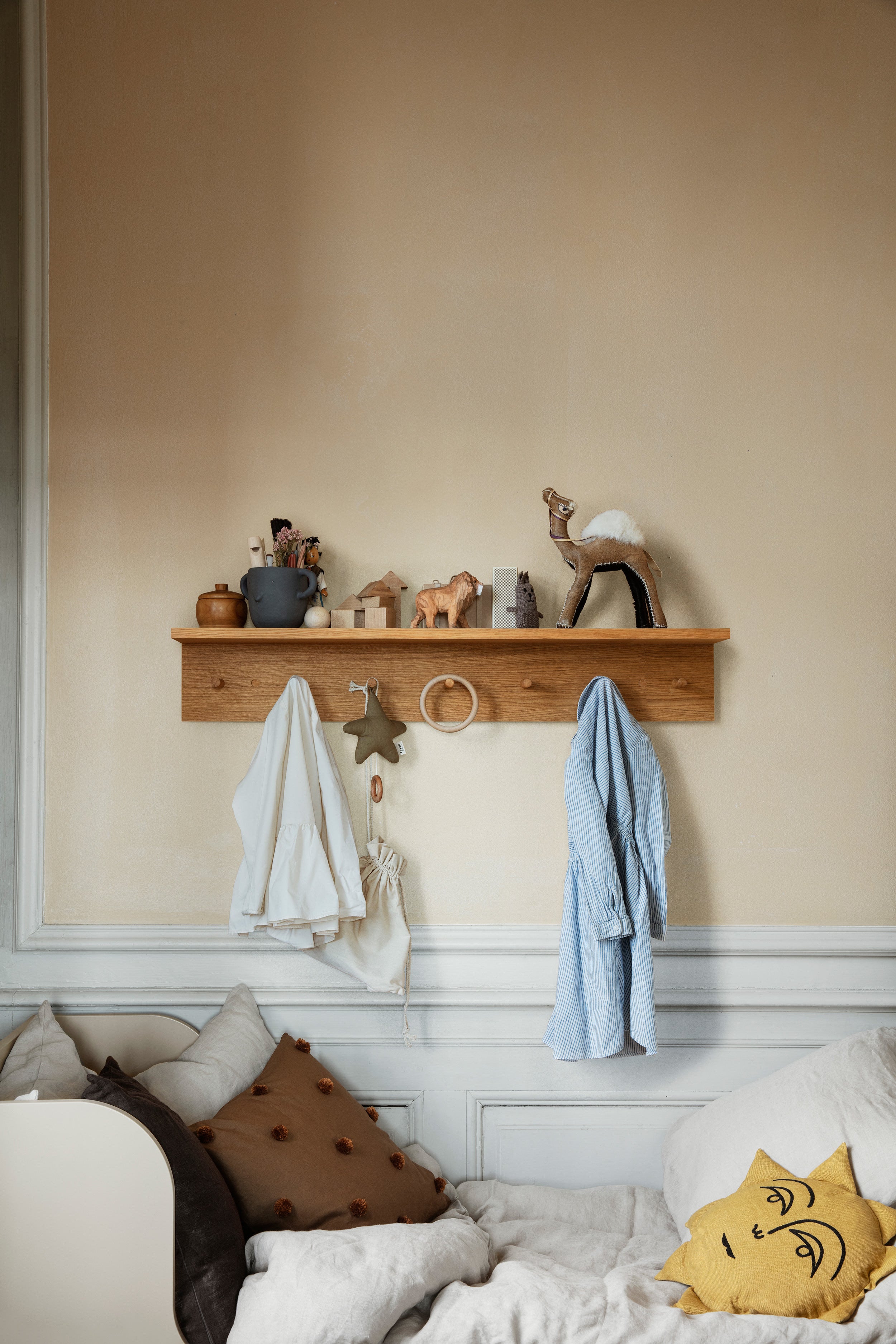 Kledingrek met plank PLACE RACK geolied eikenfineer