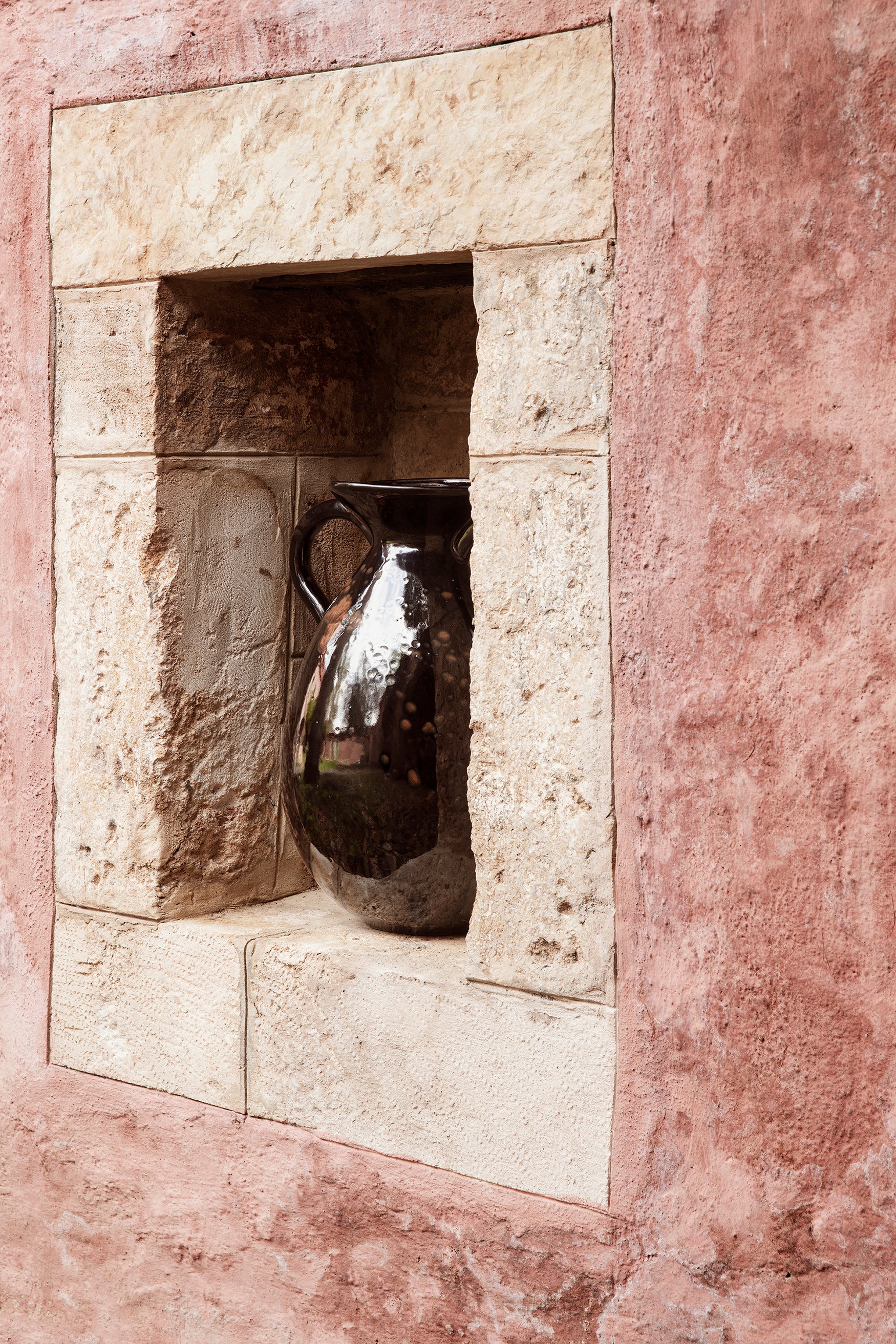 VERSO black floor vase with brown
