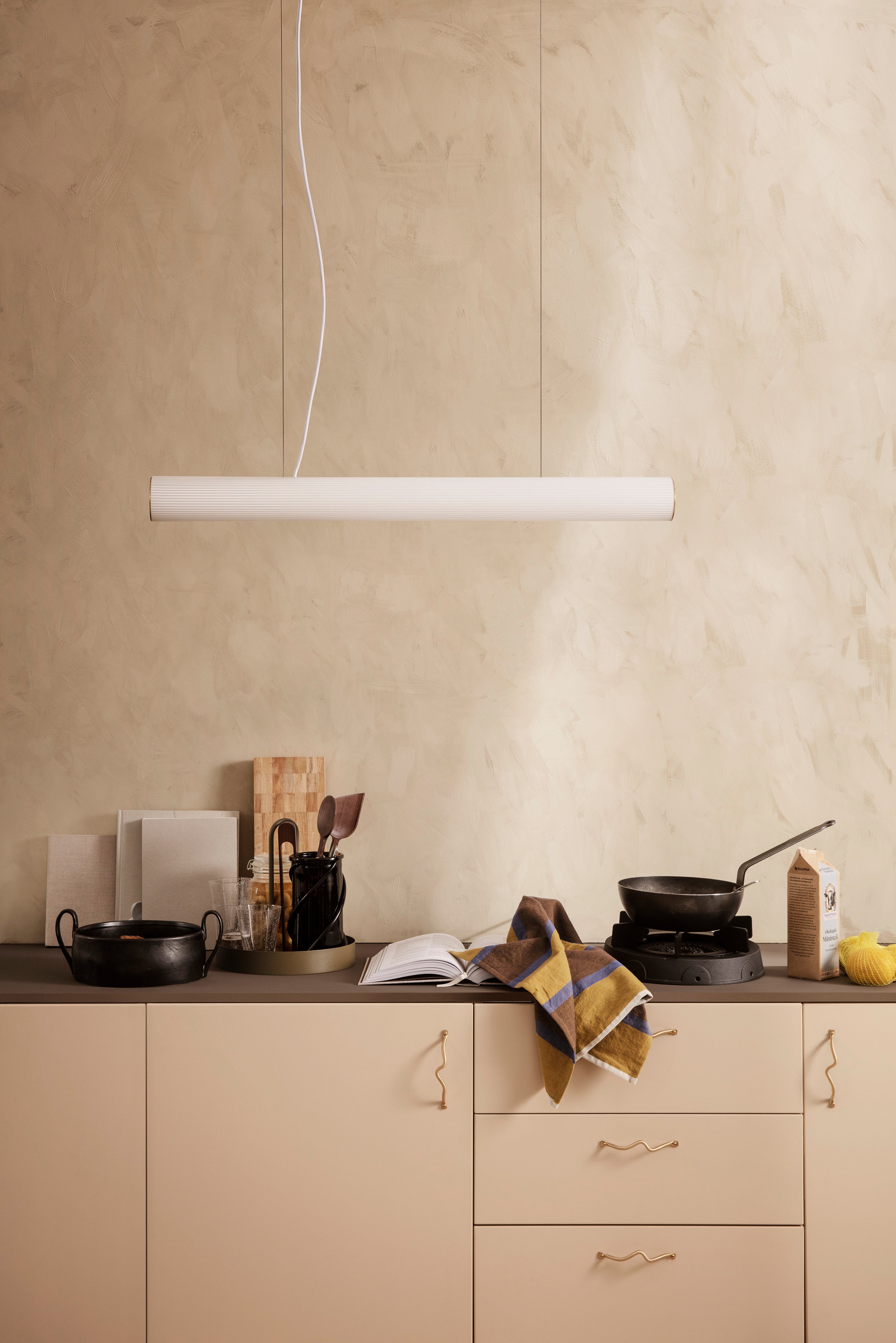 Hanglamp VUELTA wit met messing afwerking