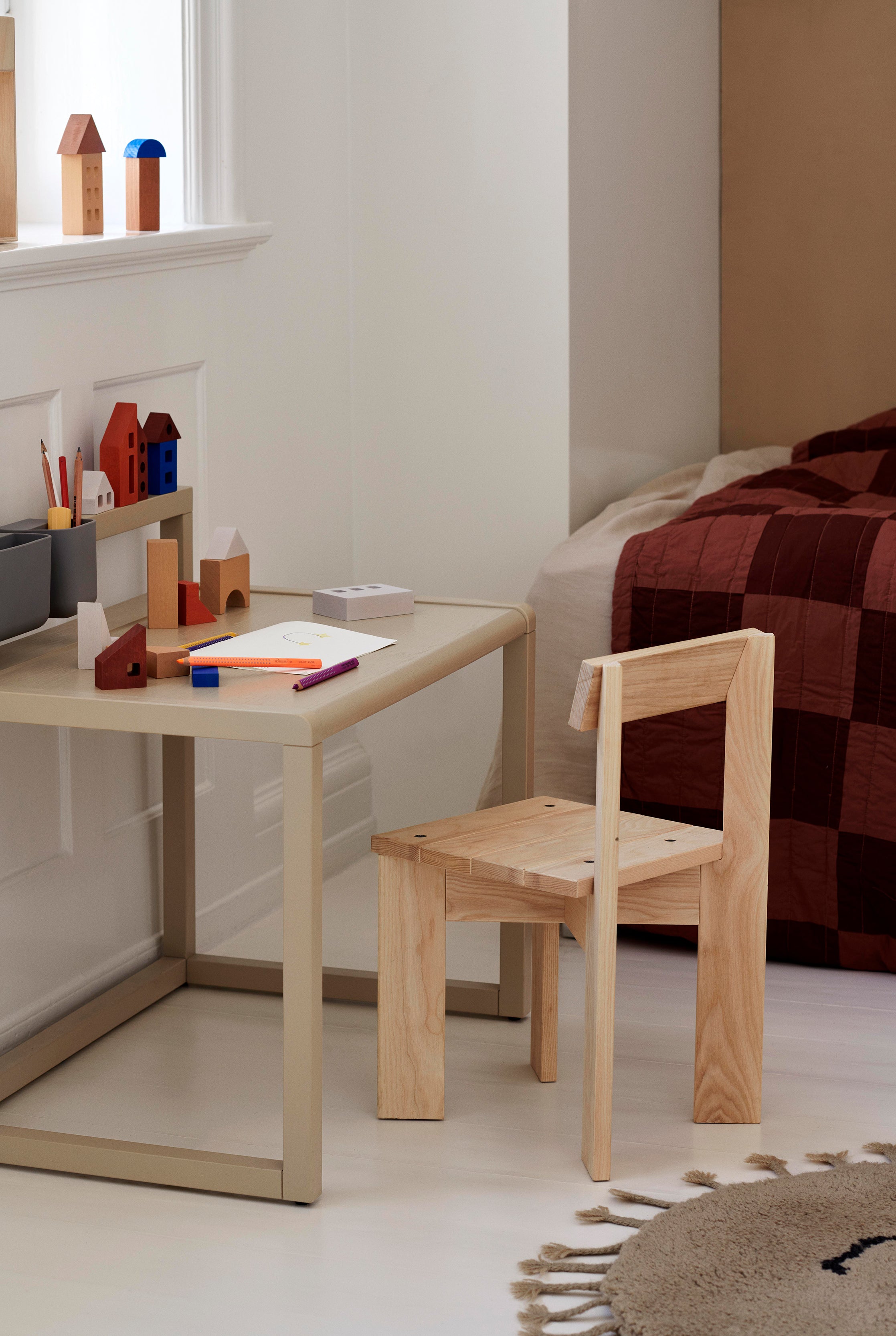 Kinderbureau LITTLE ARCHITECT beige