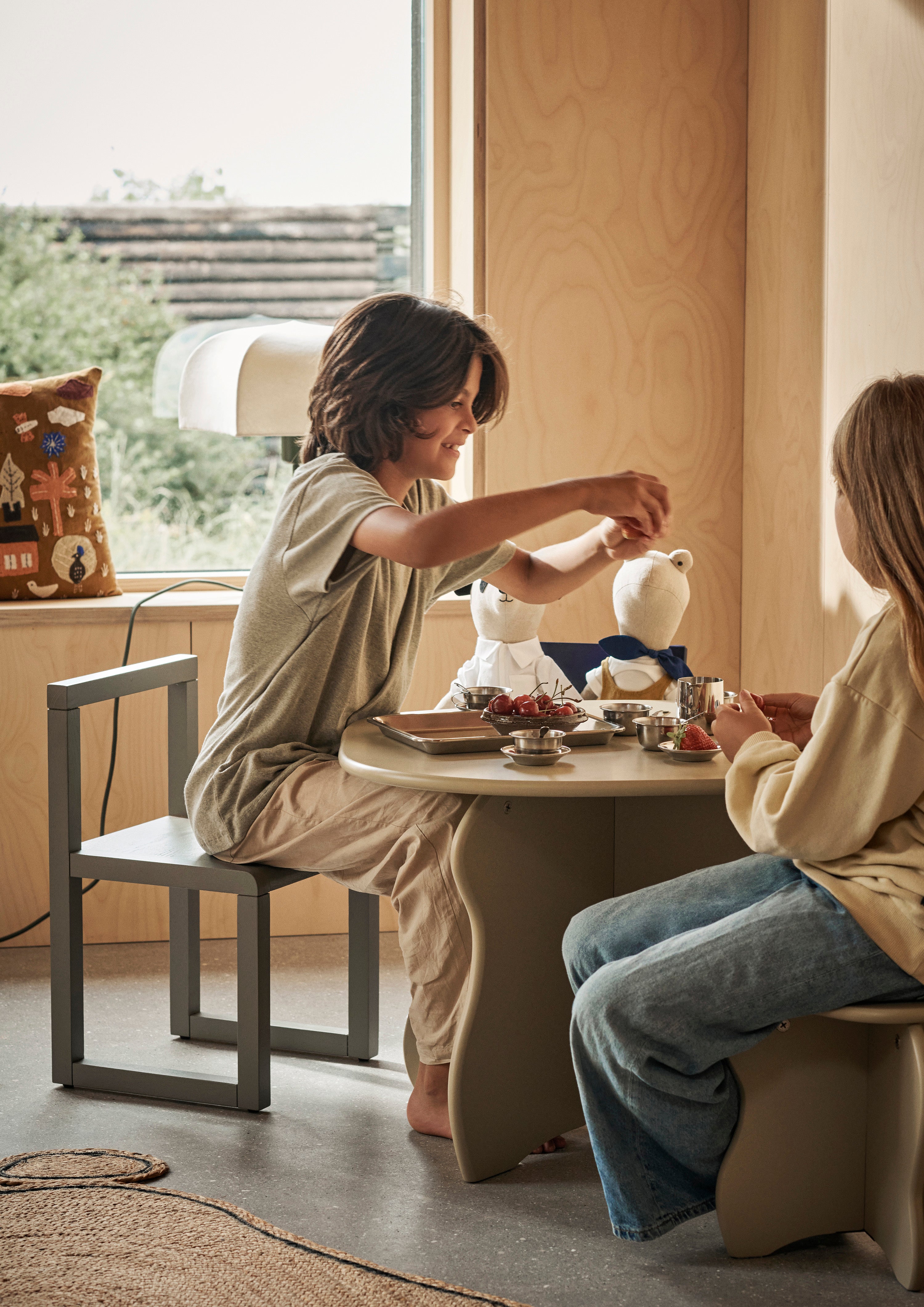 Kinderstoel LITTLE ARCHITECT grijs