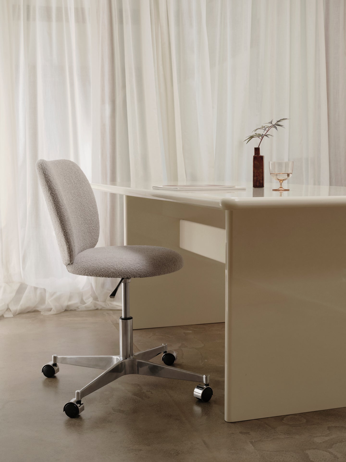 Crème kleurige RINK tafel
