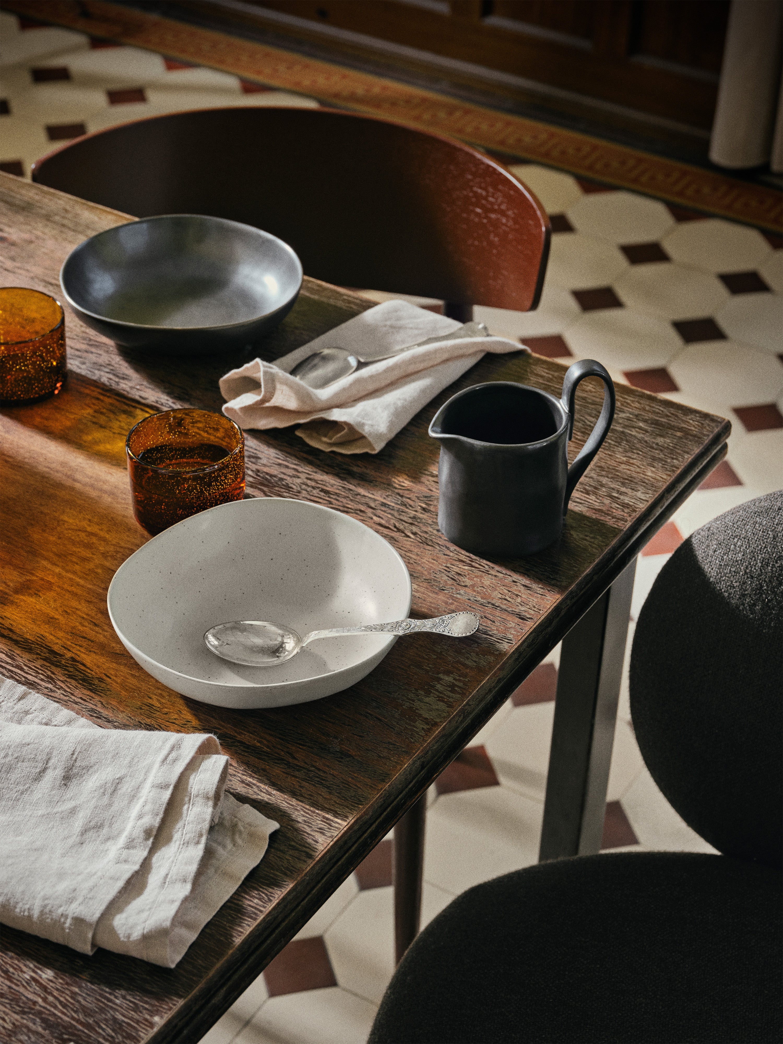 Melkkannetje FLOW zwart