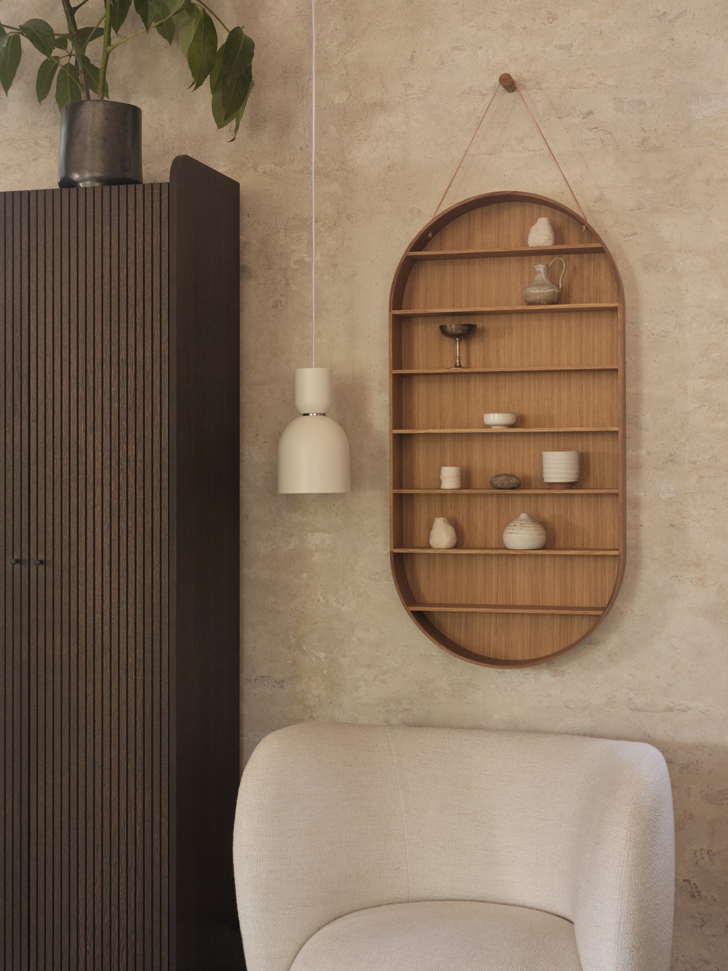 Hangende plank OVAL DORM eiken olie behandeld