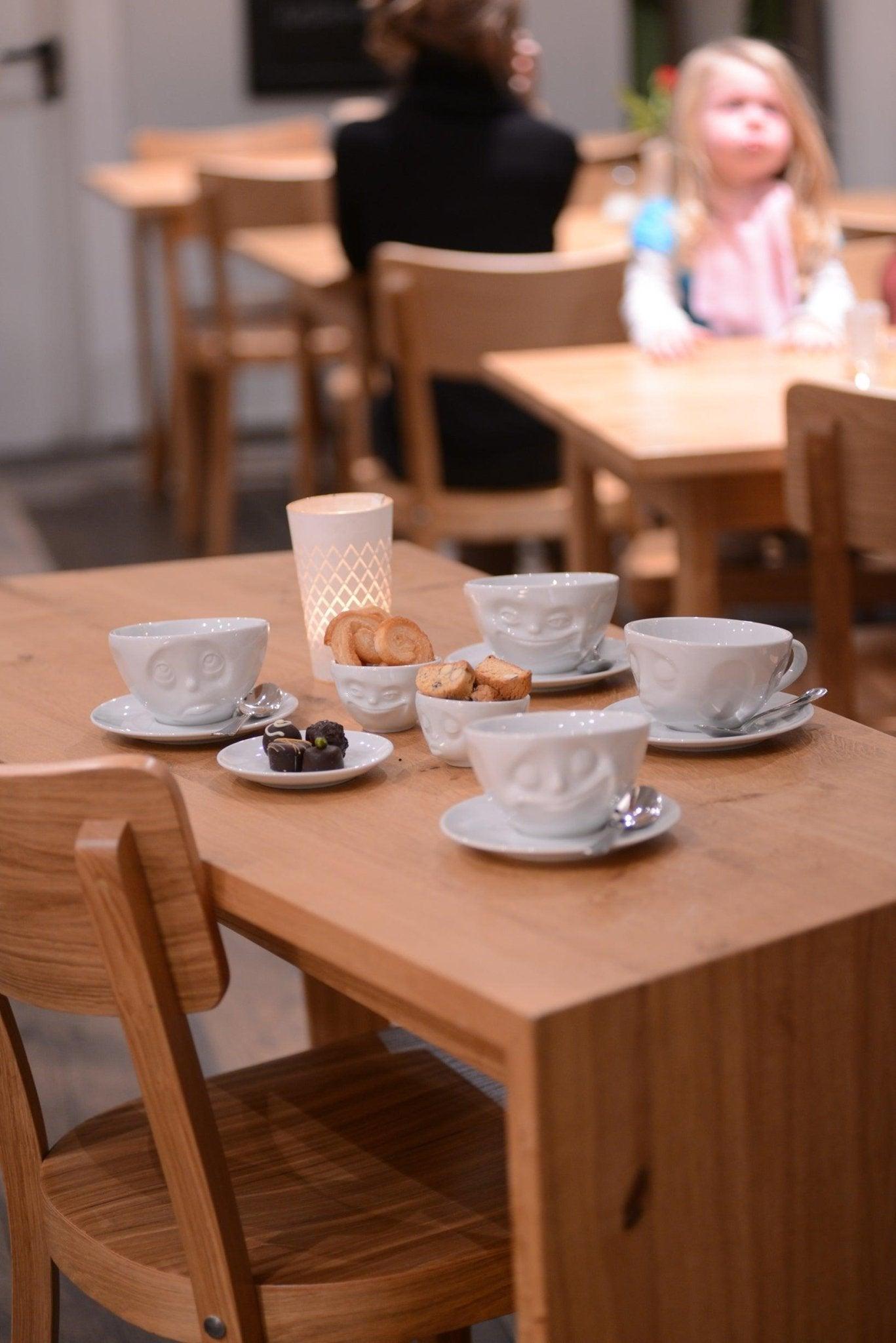 Filiżanka KISSING biały 58products Eye on Design