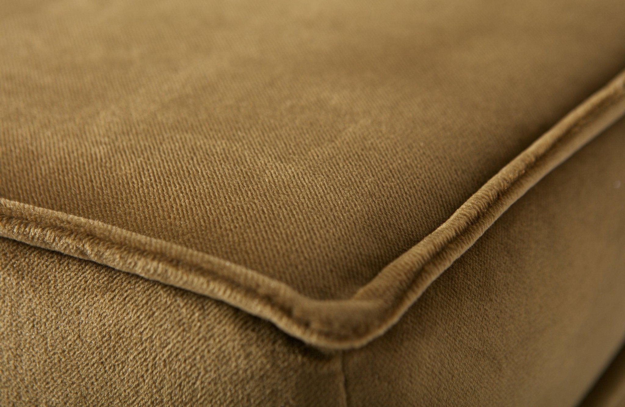 Fotel aksamitny RODEO miodowy Be Pure Eye on Design