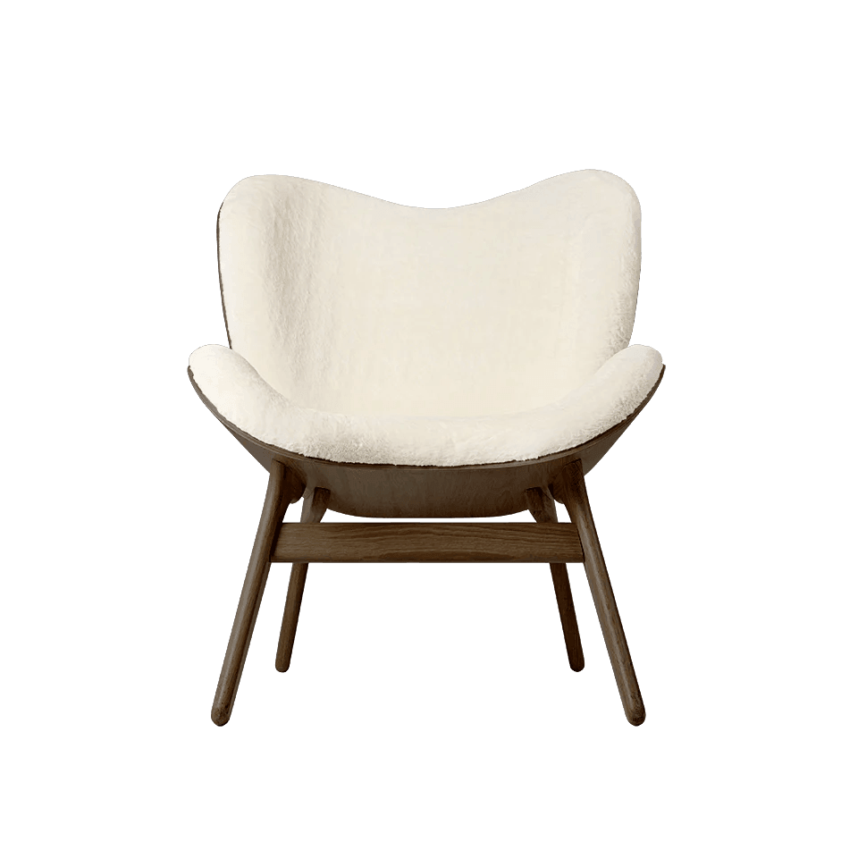 Fotel CONVERSATION PIECE kremowy plusz z ciemno dębową podstawą UMAGE Eye on Design