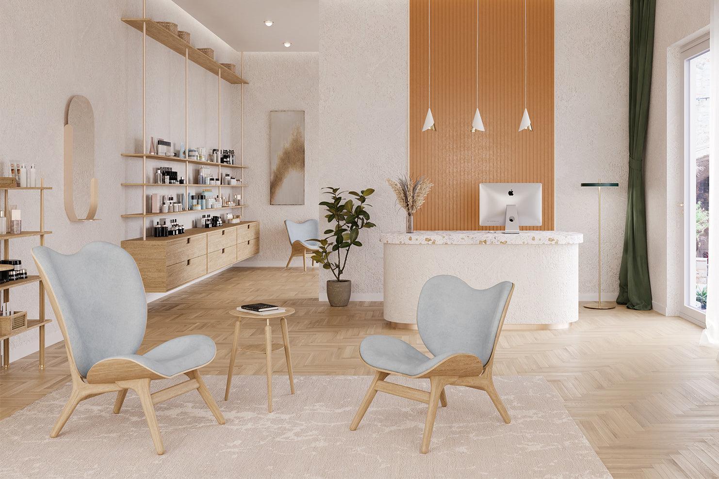 Fotel CONVERSATION PIECE TALL żółty z dębową podstawą UMAGE Eye on Design