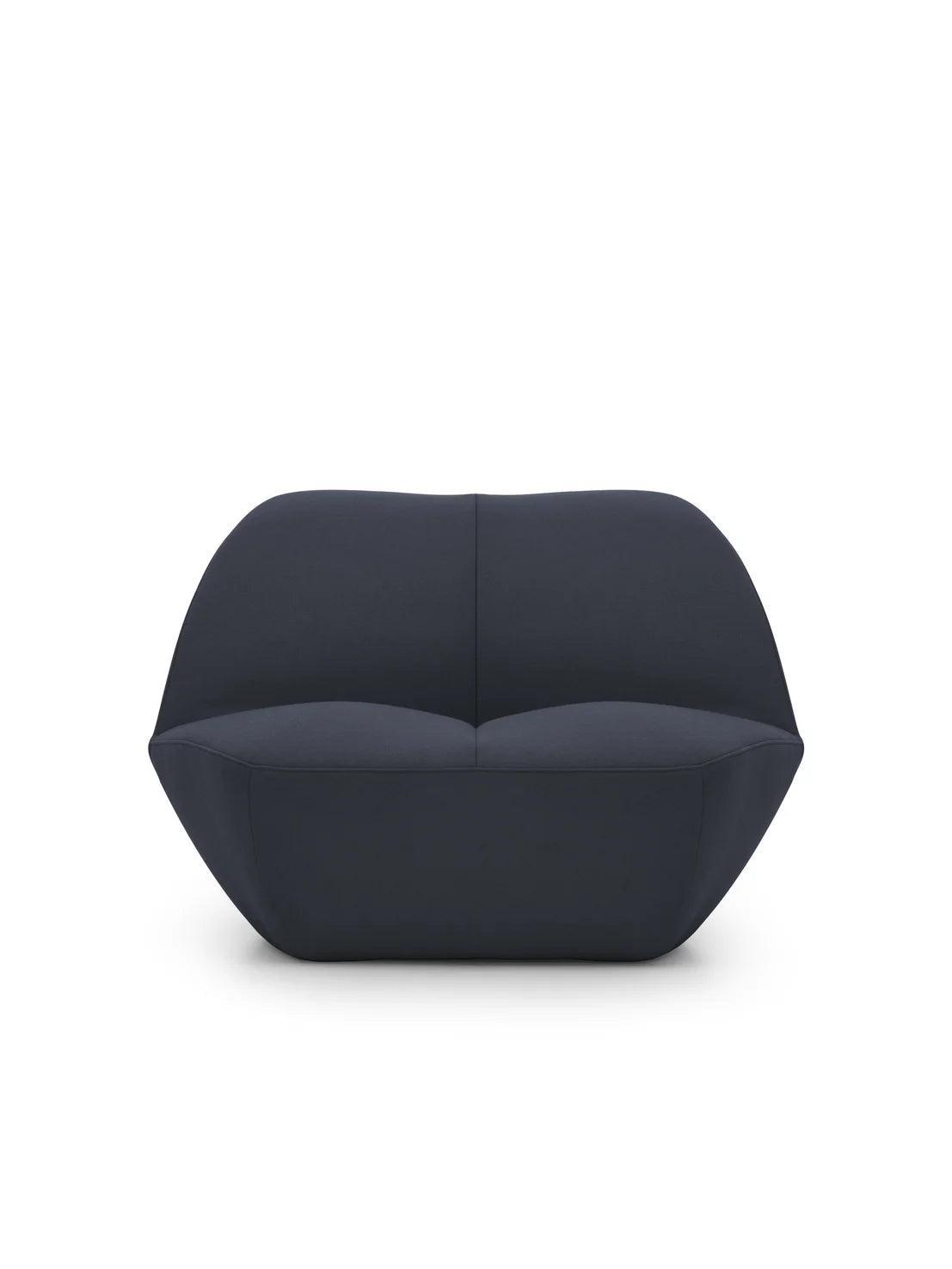 Fotel KISSS tapicerowany Moooi Eye on Design