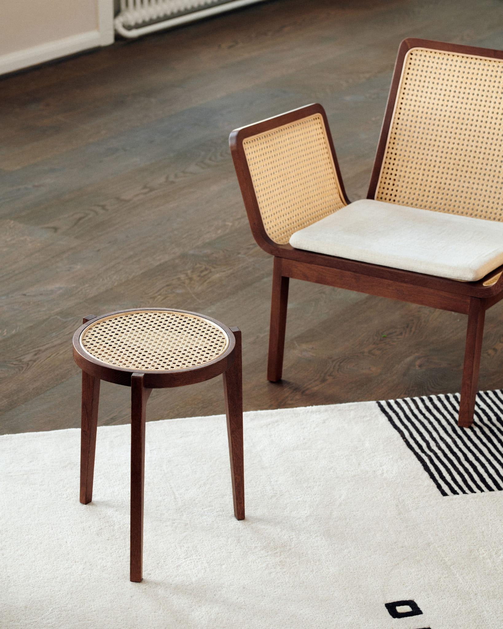 Fotel LE ROI ciemny dębowy z rattanem NORR11 Eye on Design