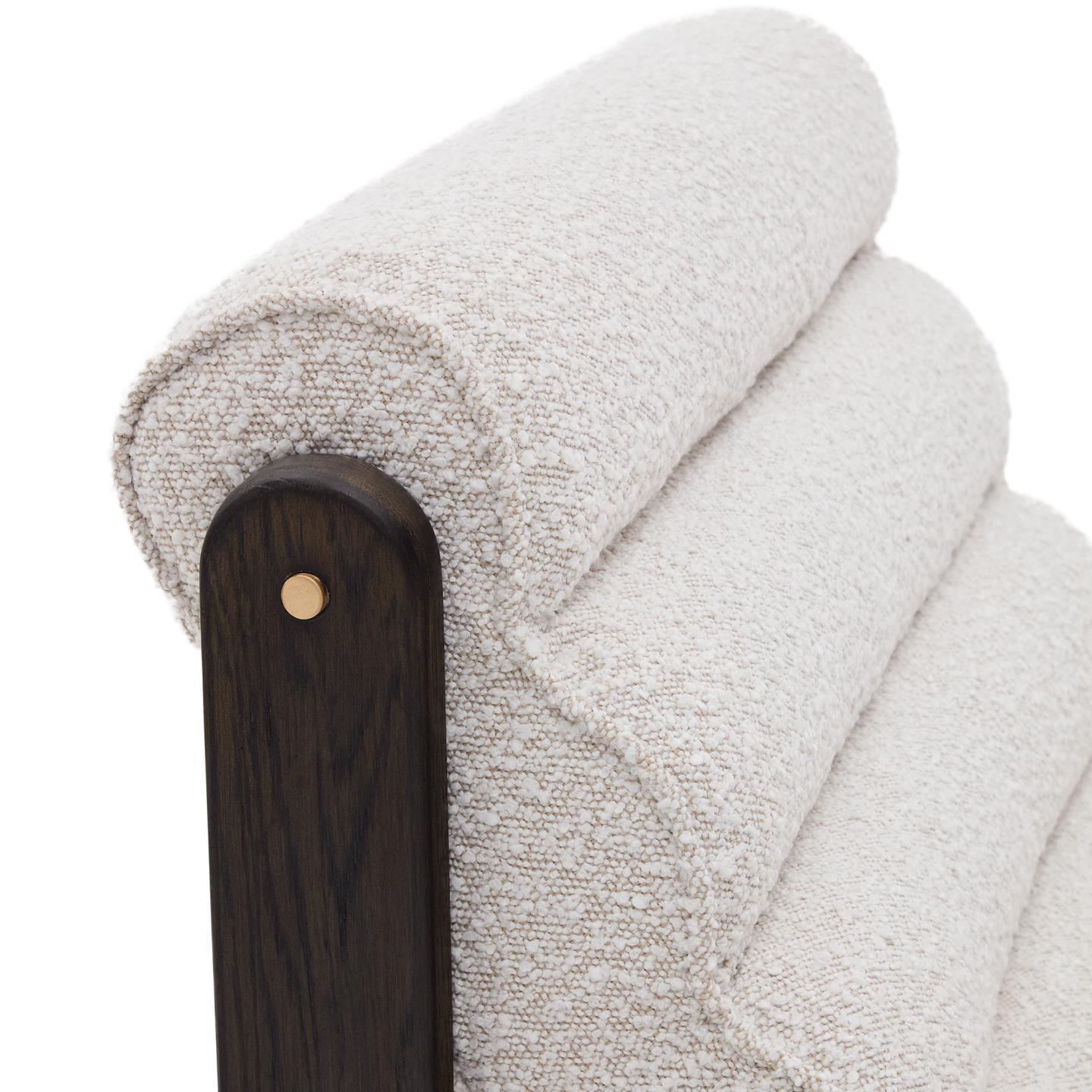 Fotel MAGIRA biały boucle La Forma Eye on Design