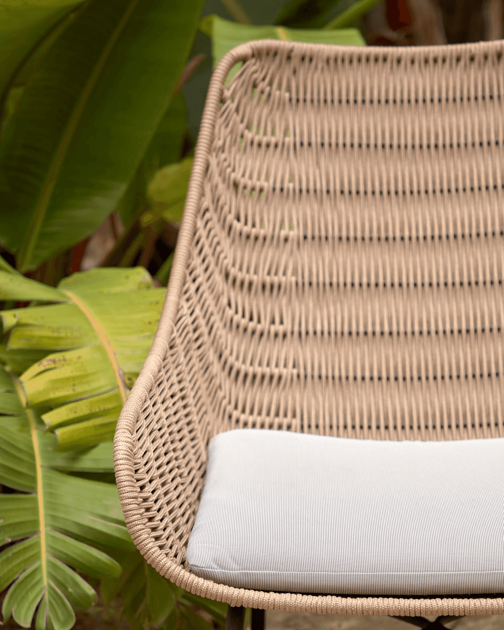 Fotel ogrodowy ABELI beżowy La Forma Eye on Design