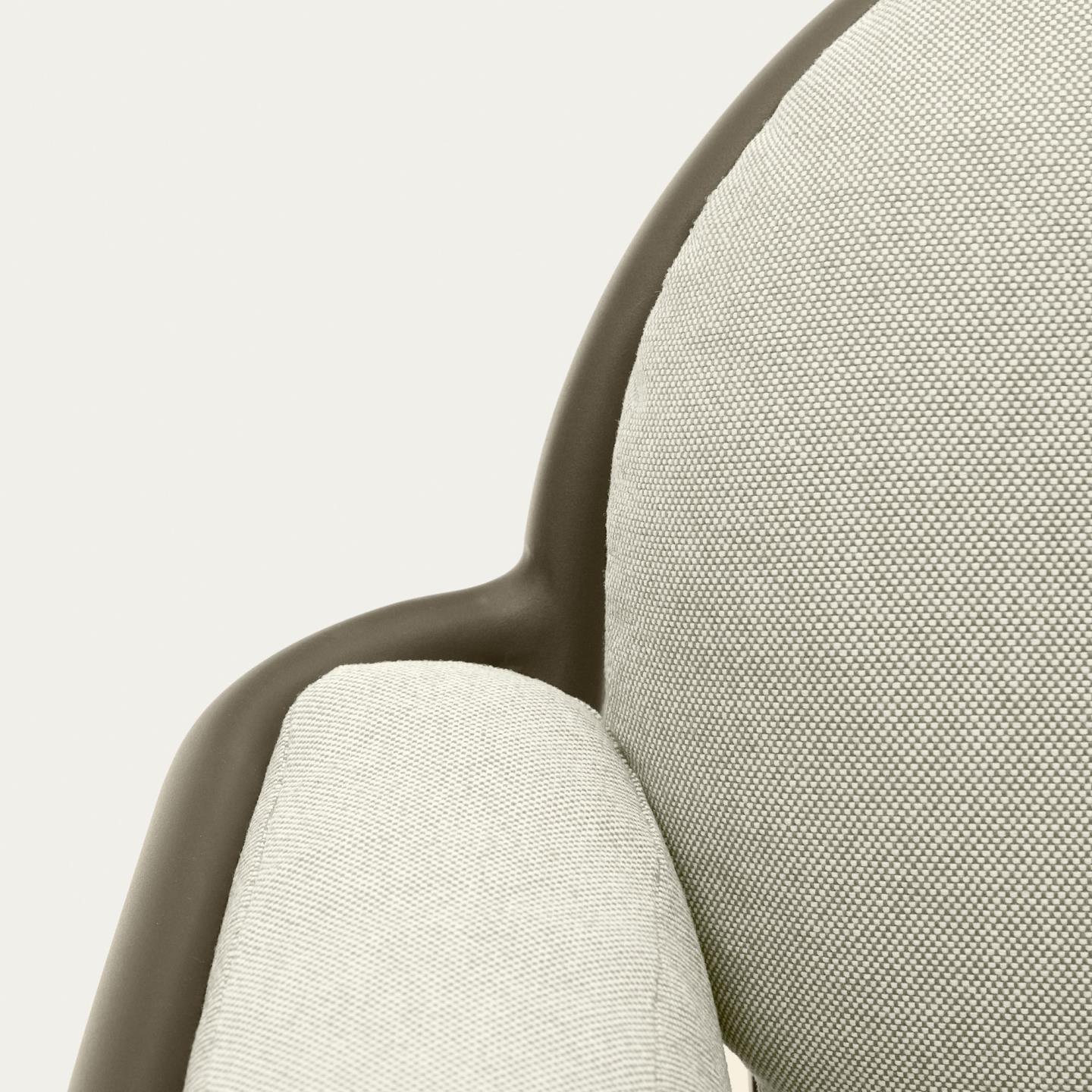 Fotel ogrodowy JONCOLS szary z oliwkową podstawą La Forma Eye on Design