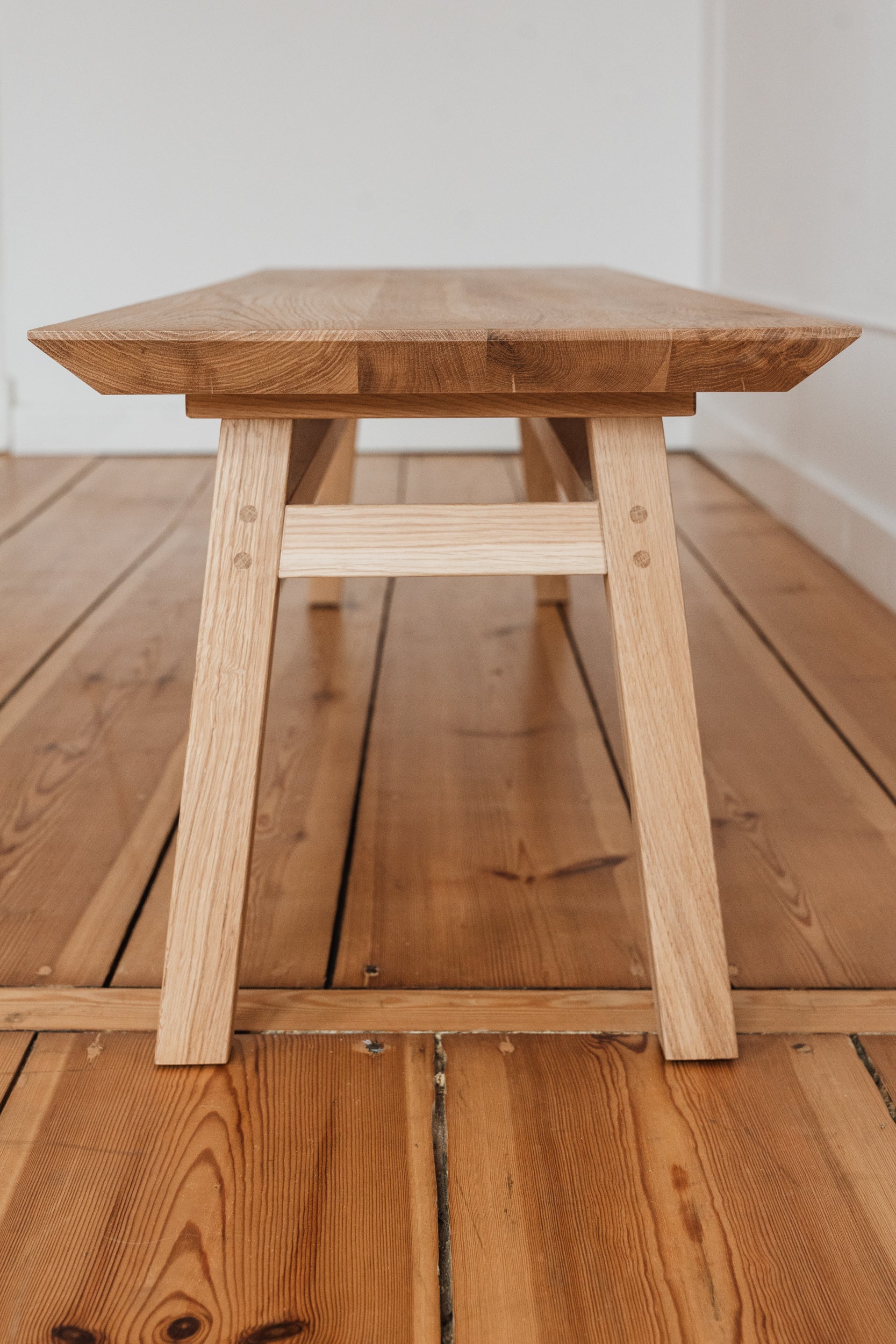 GEORGE Bench in Oak Wood