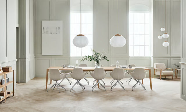 Anmutiger Konferenztisch Dark Eiche Holz