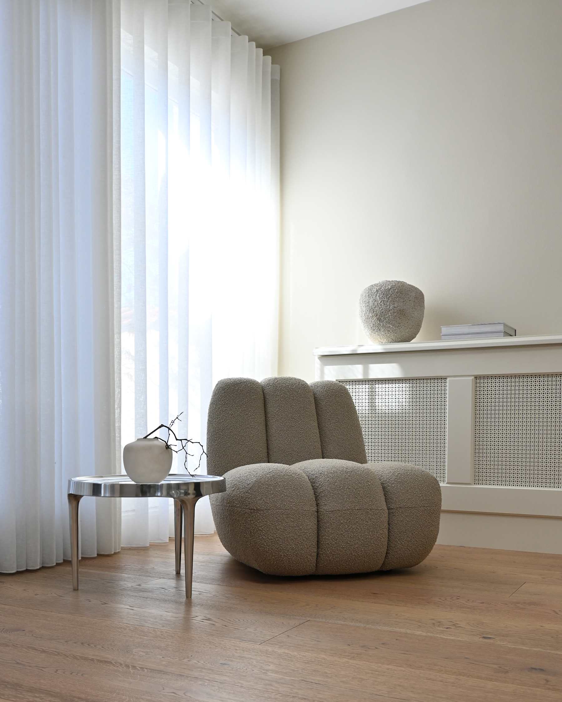 Fauteuil TOE beige bouclé