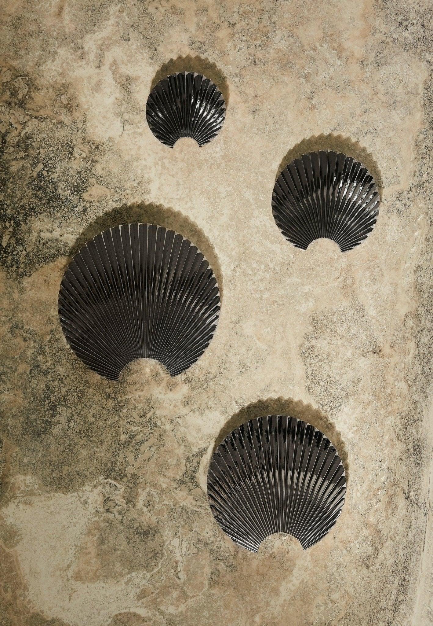 Hak dekoracyjny CONCHA złoty AYTM Eye on Design