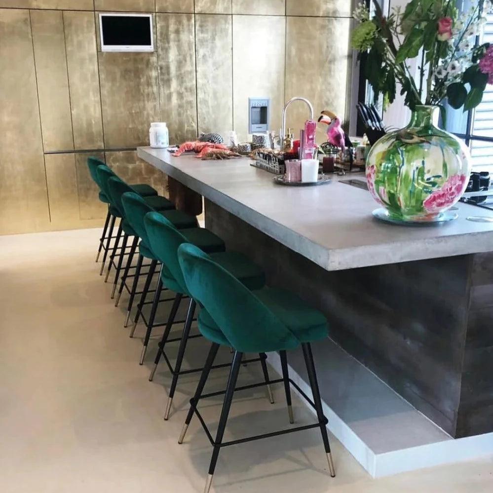 Hoker aksamitny AVORIO zielony Eichholtz Eye on Design