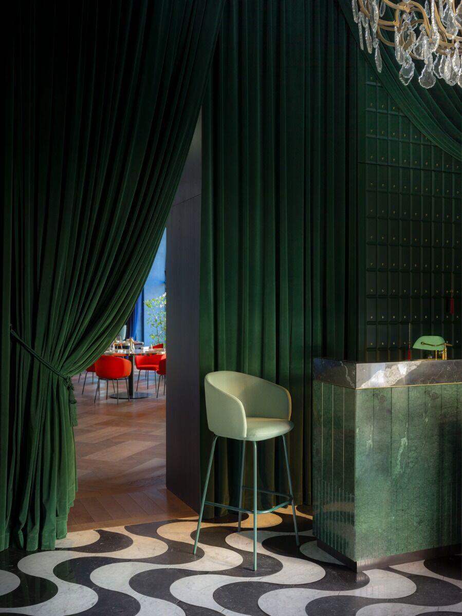 Hoker GRACE z metalową podstawą MDD Eye on Design