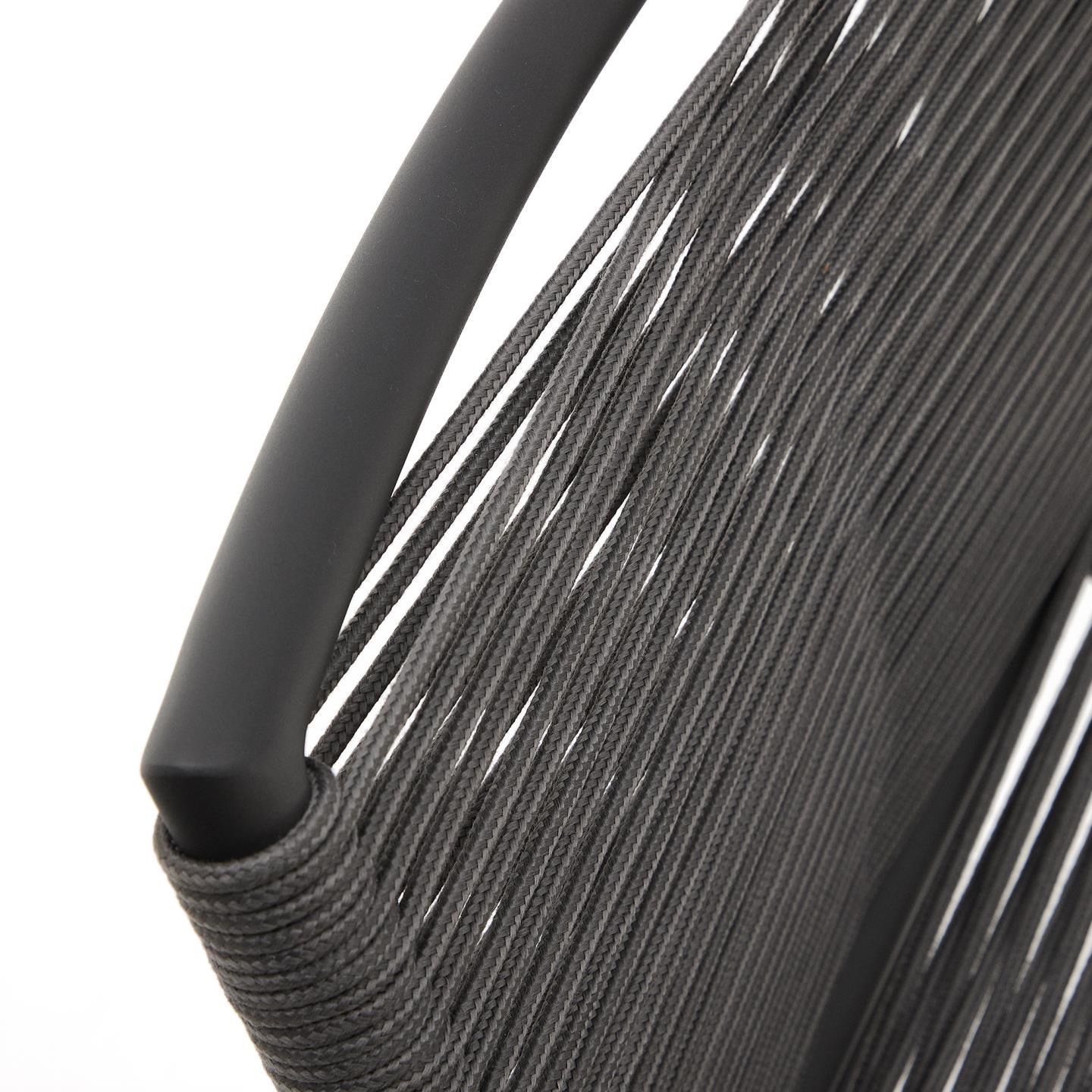 Hoker ogrodowy CULIP czarny La Forma Eye on Design