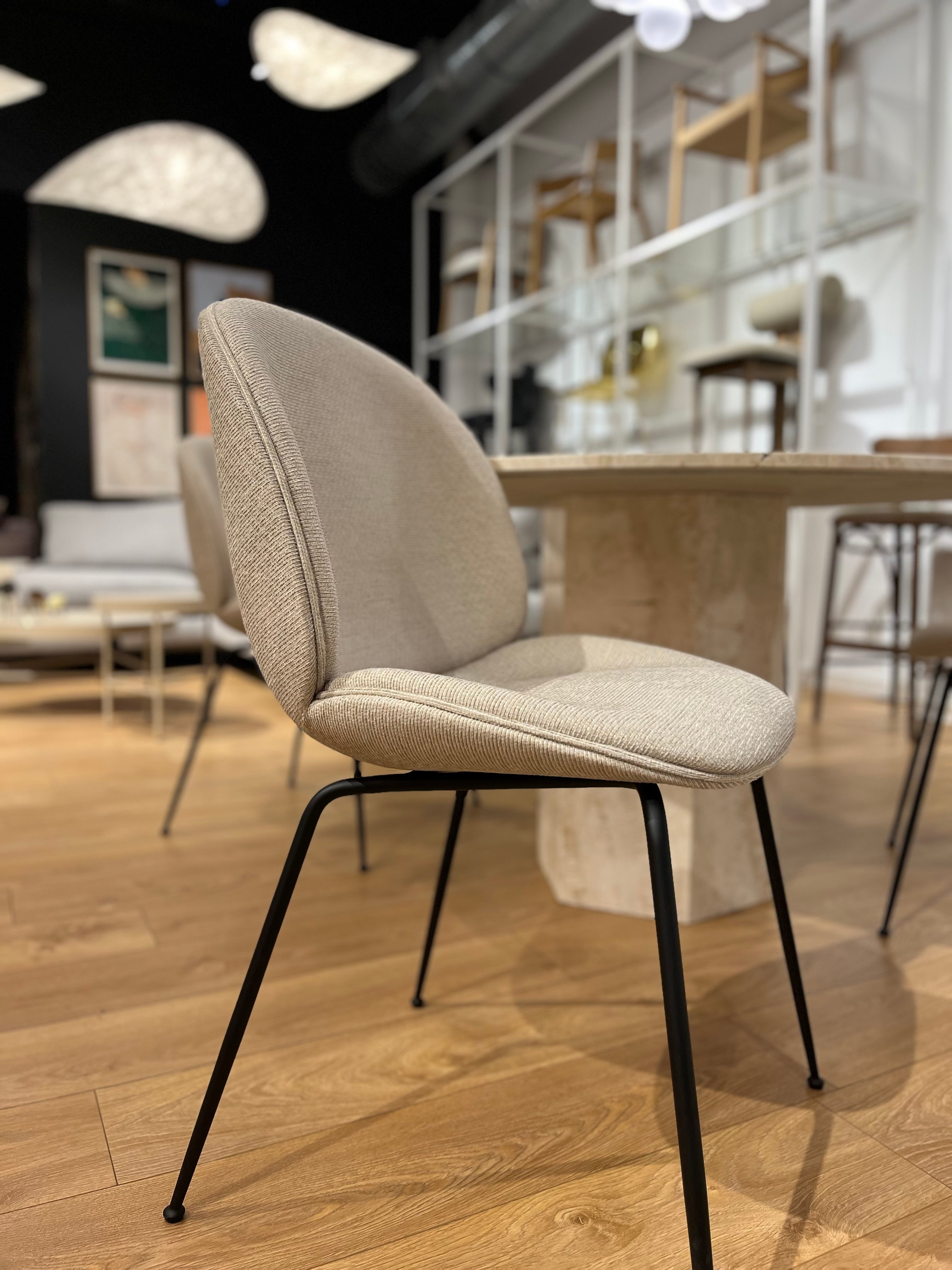 BEETLE Chair beige with black metal base