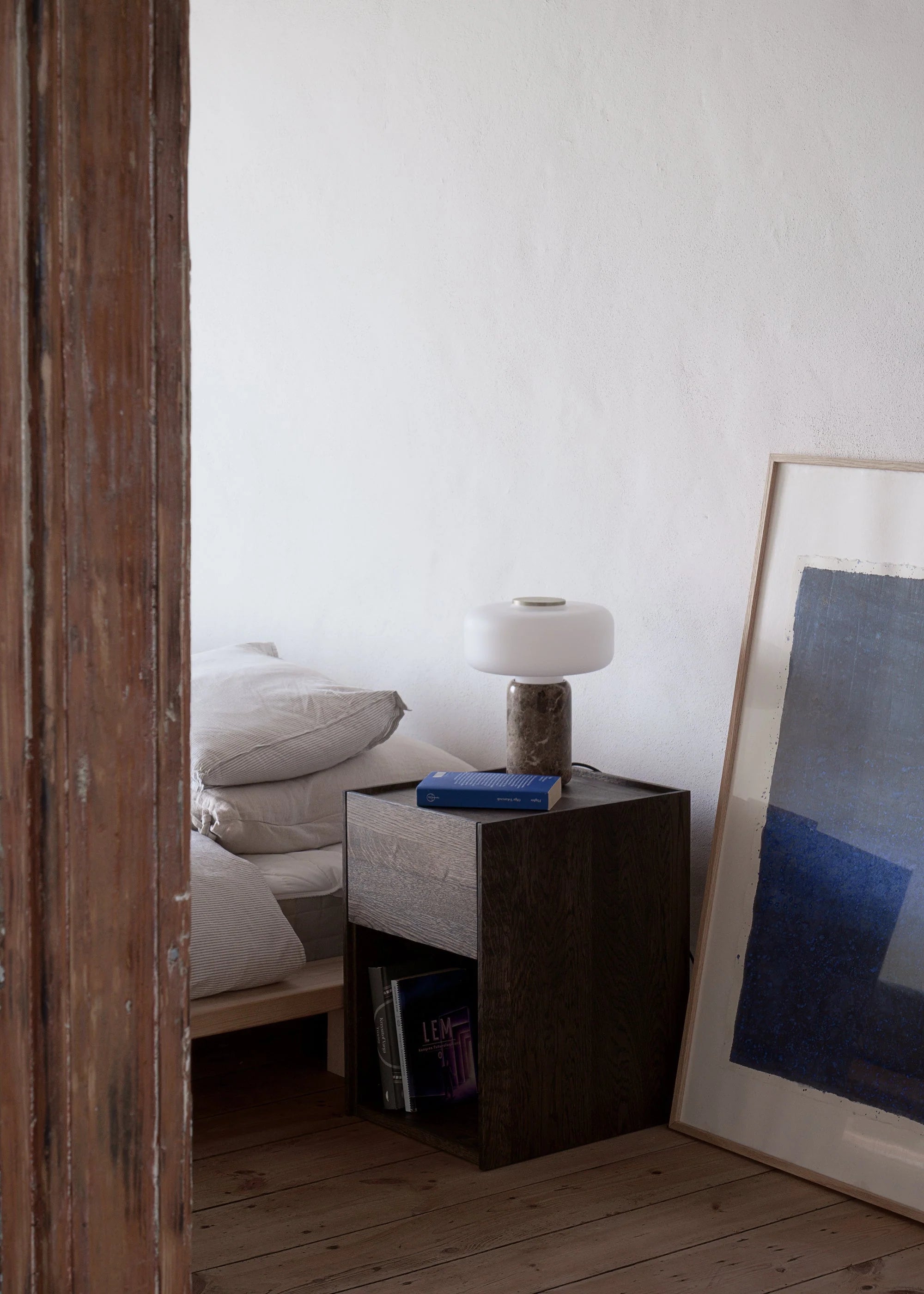 Nachtkastje KARI donker eikenhout