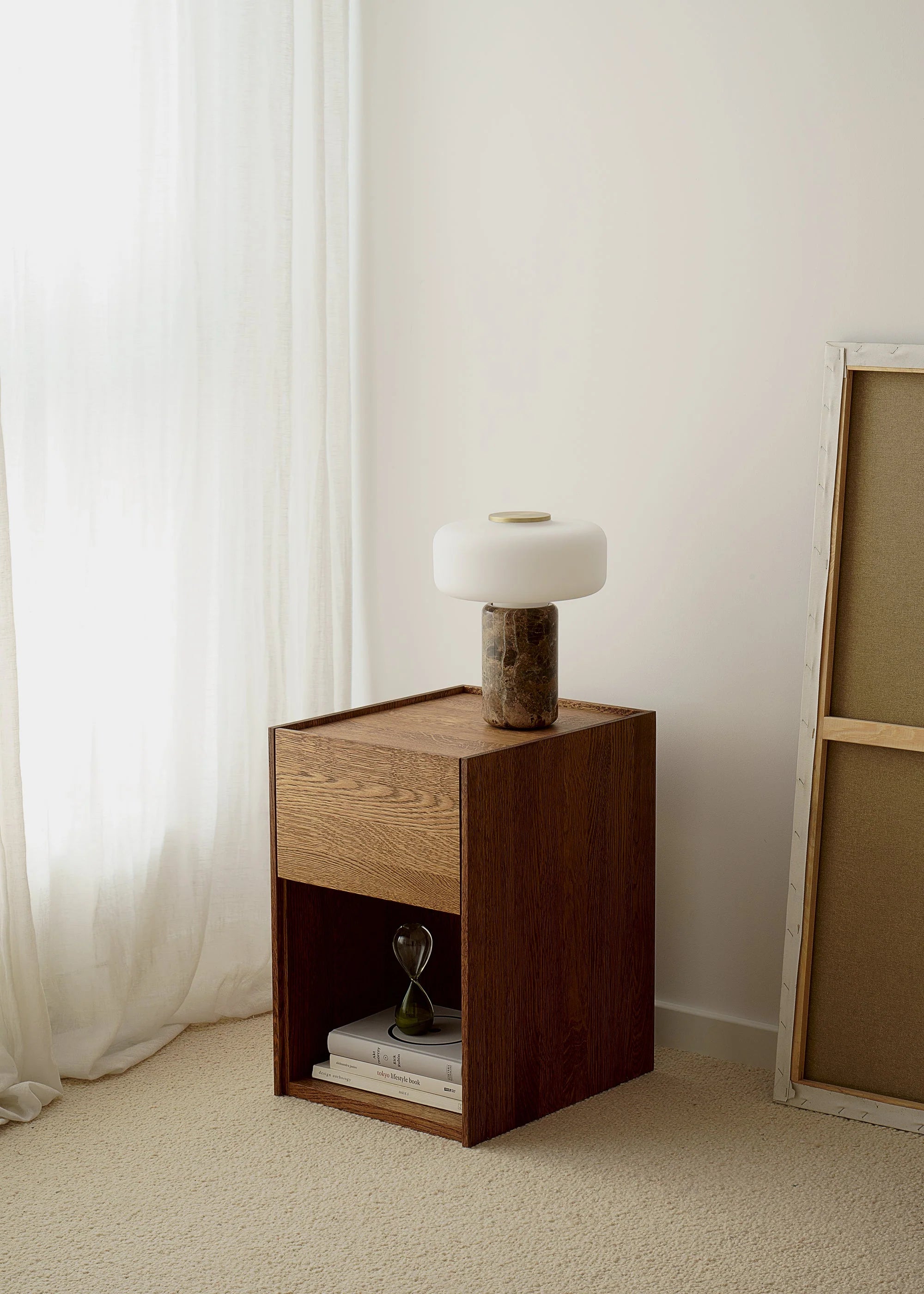 Nachtkastje KARI donker eikenhout