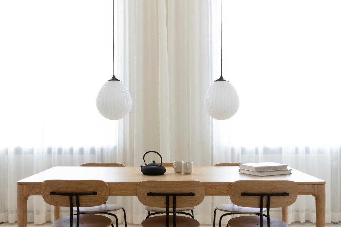 Klosz AROUND THE WORLD mleczny z czarnym UMAGE Eye on Design