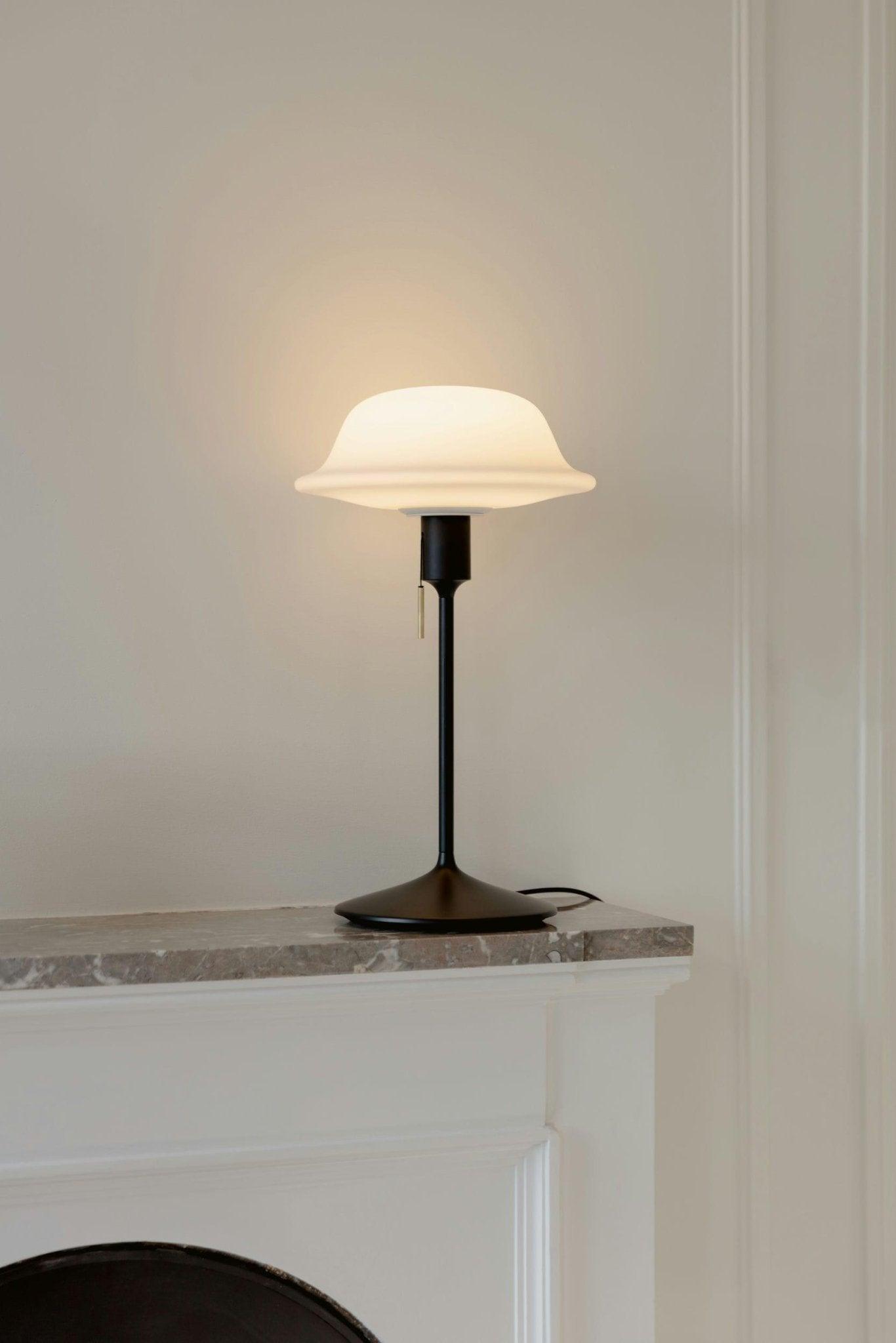 Klosz BUTLER mleczny UMAGE Eye on Design