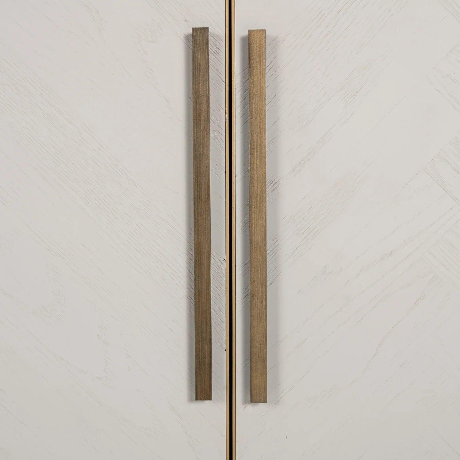 Komoda 4-drzwiowa WHITEBONE mosiężny Richmond Interiors Eye on Design