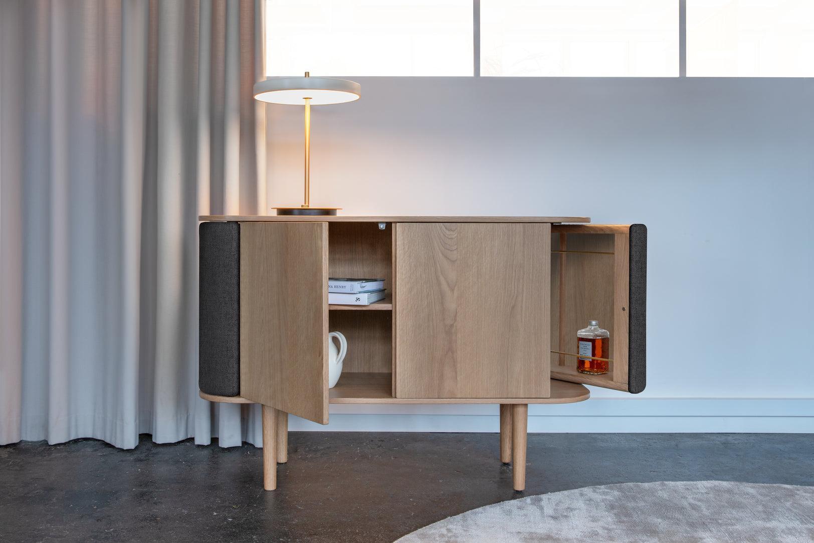 Komoda TREASURES antracytowy z dębem UMAGE Eye on Design