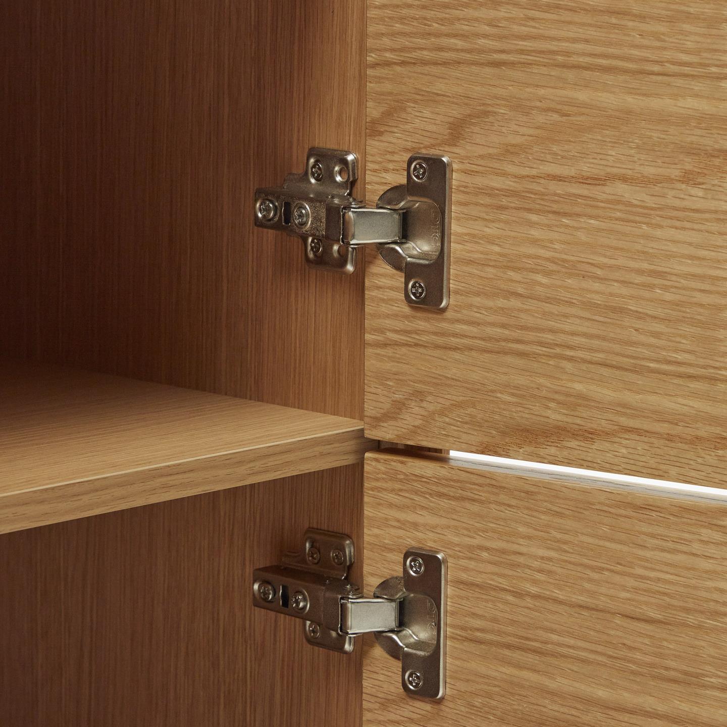 Komoda wysoka 4-drzwiowa VEDRANA fornir dębowy La Forma Eye on Design